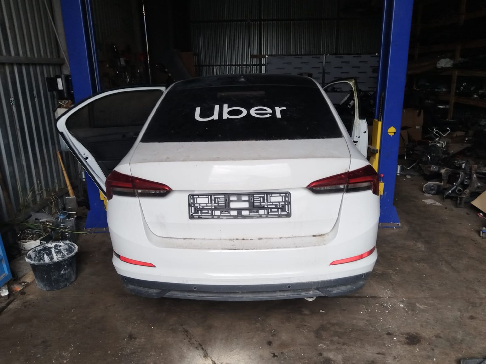 https://gcs.partsauto.market/rn-stockpro.appspot.com/thmbs/userImages/afb38d96ab8c9795ecac00e406b21163/car/6b269d6c-30d6-450d-9f17-9a8b37eb5fcc_1748247050121.jpg