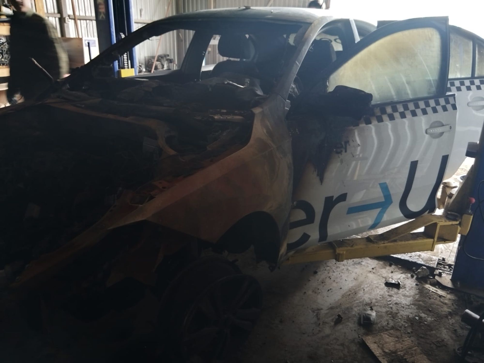 https://gcs.partsauto.market/rn-stockpro.appspot.com/thmbs/userImages/afb38d96ab8c9795ecac00e406b21163/car/75353e6b-b7eb-4cdb-b21c-bdb9a0bd53aa_1748247050140.jpg