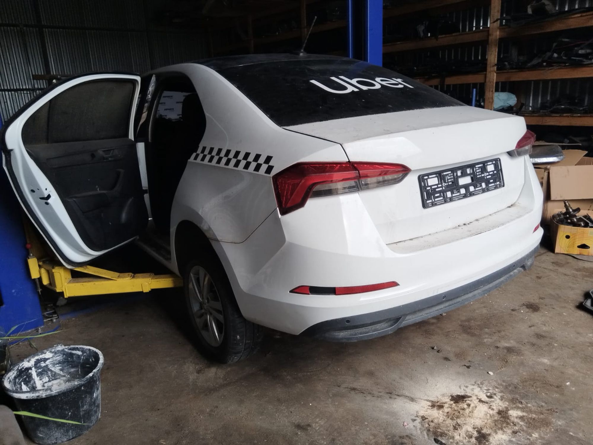 https://gcs.partsauto.market/rn-stockpro.appspot.com/thmbs/userImages/afb38d96ab8c9795ecac00e406b21163/car/7b8336dd-696f-438d-8829-dec3ad054e41_1748247050129.jpg