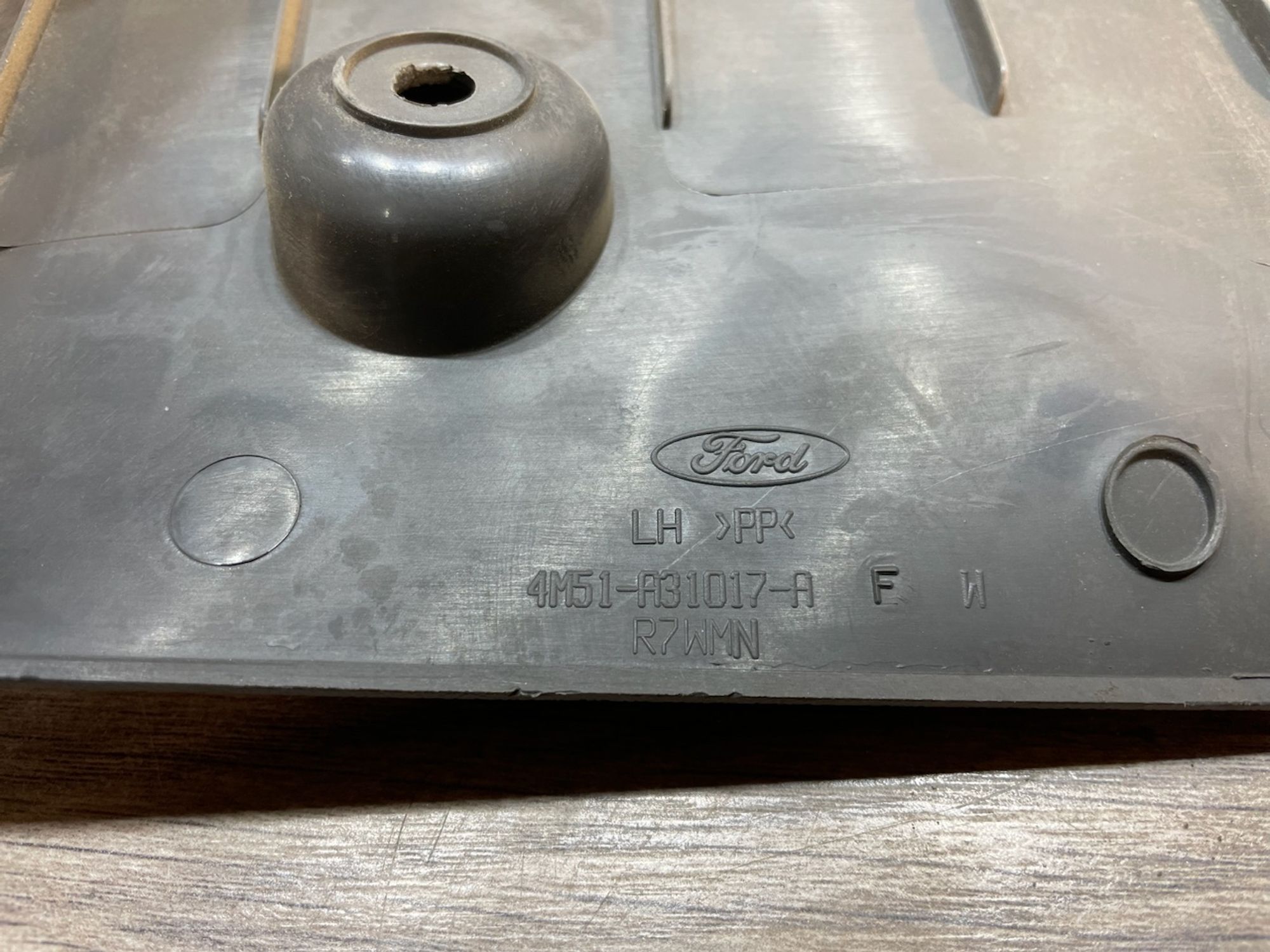 https://gcs.partsauto.market/rn-stockpro.appspot.com/thmbs/userImages/afb38d96ab8c9795ecac00e406b21163/part/3491554a-28a2-4b99-b7f6-db6ae7ea09c9_1747039818369.jpg