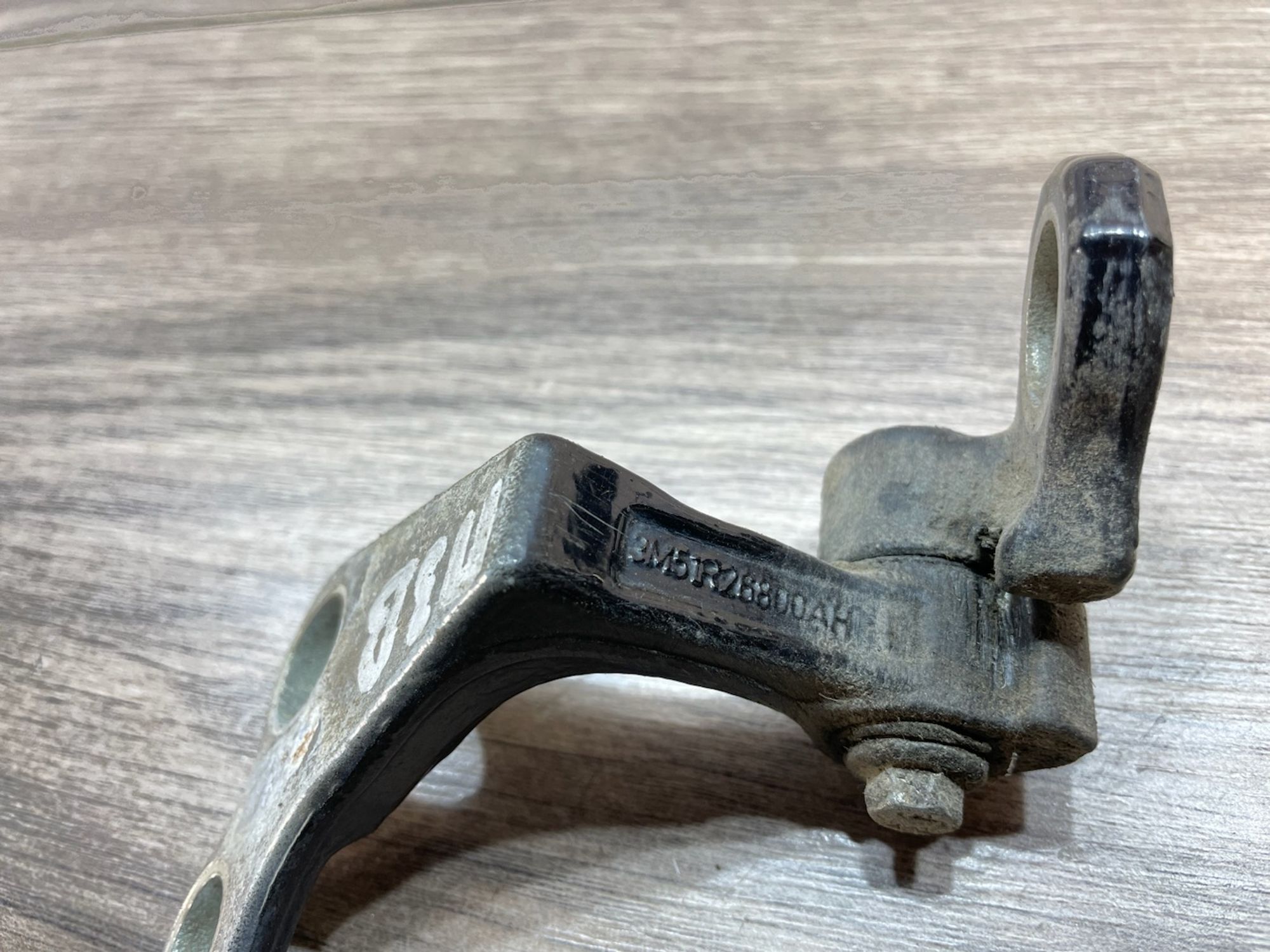https://gcs.partsauto.market/rn-stockpro.appspot.com/thmbs/userImages/afb38d96ab8c9795ecac00e406b21163/part/58aaaa7e-ecae-483e-8bed-c566a4421a2a_1747046566634.jpg