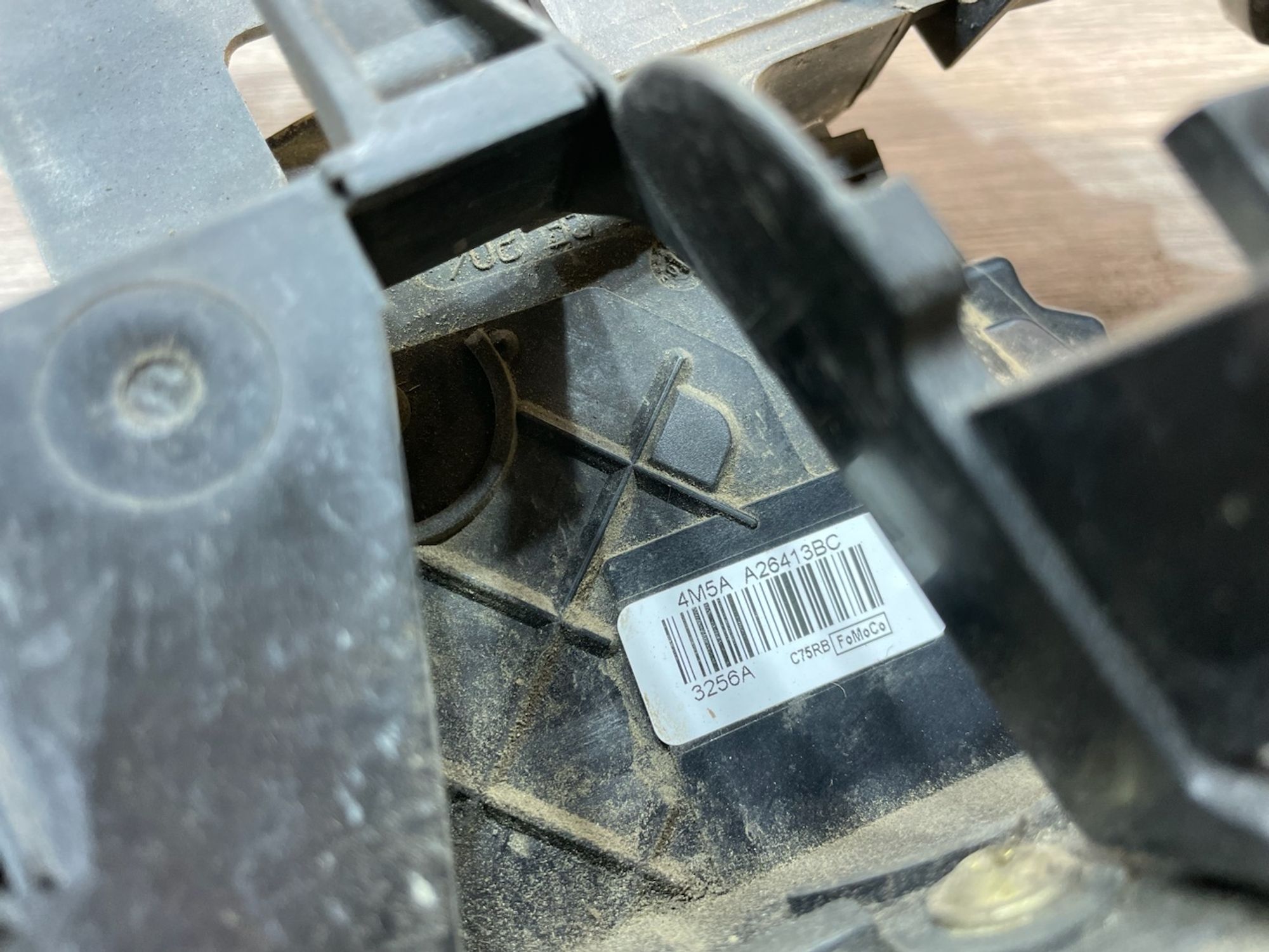 https://gcs.partsauto.market/rn-stockpro.appspot.com/thmbs/userImages/afb38d96ab8c9795ecac00e406b21163/part/8e861687-d98c-46f3-9a71-c14b6859ebd3_1747046286977.jpg