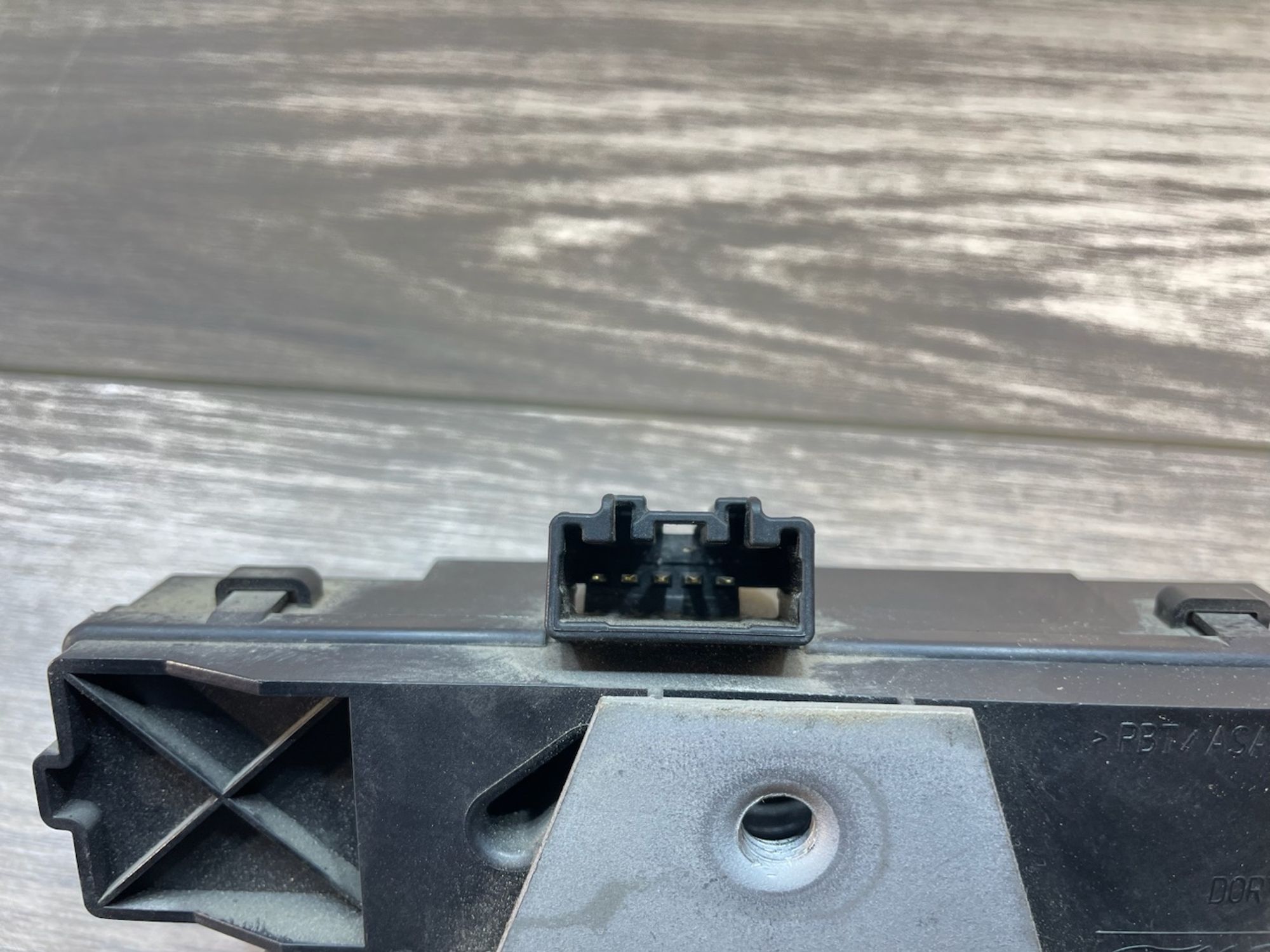 https://gcs.partsauto.market/rn-stockpro.appspot.com/thmbs/userImages/afb38d96ab8c9795ecac00e406b21163/part/d4be5b4b-4af4-4790-aff8-a87ff9b3859f_1746524051153.jpg