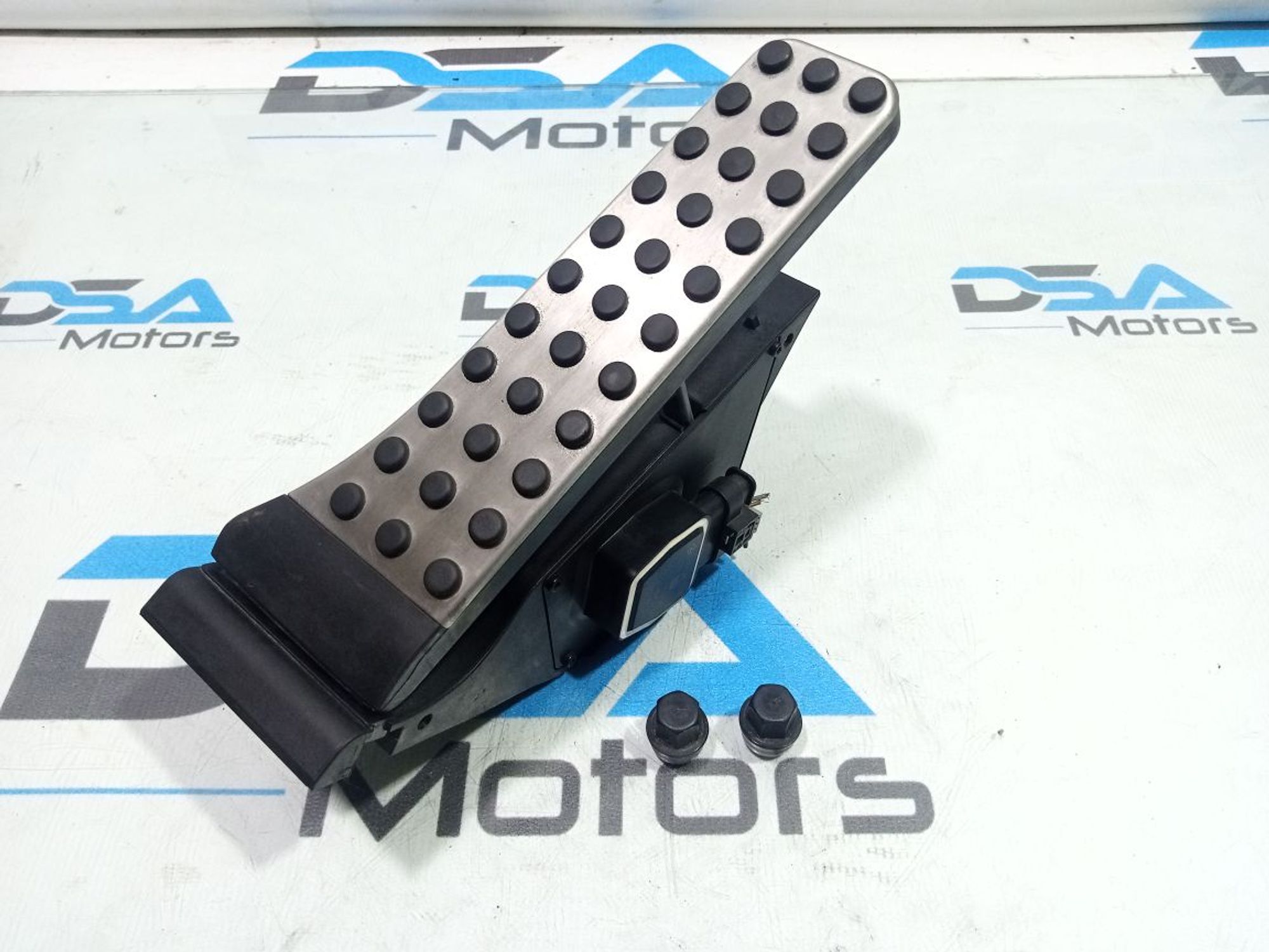 https://gcs.partsauto.market/rn-stockpro.appspot.com/thmbs/userImages/b7628e092085f1f91467af1afb6e7630/part/0012850e-64df-4079-8260-61da5d995090_1748868910220.jpg