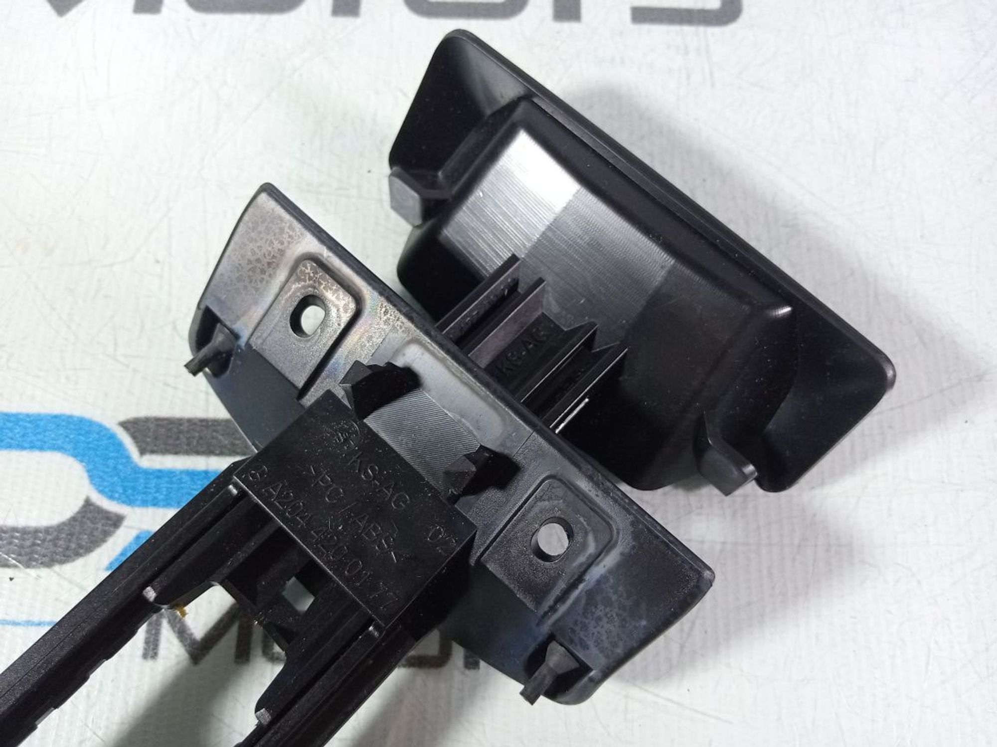https://gcs.partsauto.market/rn-stockpro.appspot.com/thmbs/userImages/b7628e092085f1f91467af1afb6e7630/part/054b6f68-4f6f-400f-ae46-c4b6601627d9_1746542637701.jpg