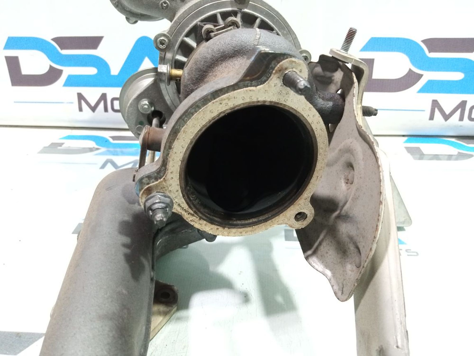 https://gcs.partsauto.market/rn-stockpro.appspot.com/thmbs/userImages/b7628e092085f1f91467af1afb6e7630/part/065fb497-1596-453c-b2c0-a45b439f7e55_1748620671806.jpg