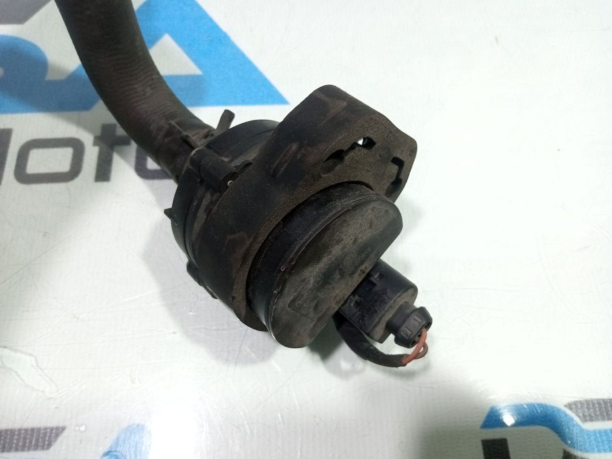 https://gcs.partsauto.market/rn-stockpro.appspot.com/thmbs/userImages/b7628e092085f1f91467af1afb6e7630/part/06c81900-db2d-49ad-a390-b8c6d5ce5858_1748281735059.jpg