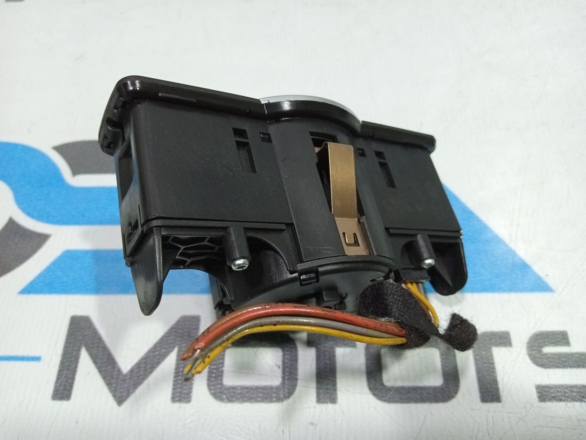 https://gcs.partsauto.market/rn-stockpro.appspot.com/thmbs/userImages/b7628e092085f1f91467af1afb6e7630/part/0787c1f1-a9ec-46e0-ab0a-0fce9aba66c6_1748161213860.jpg