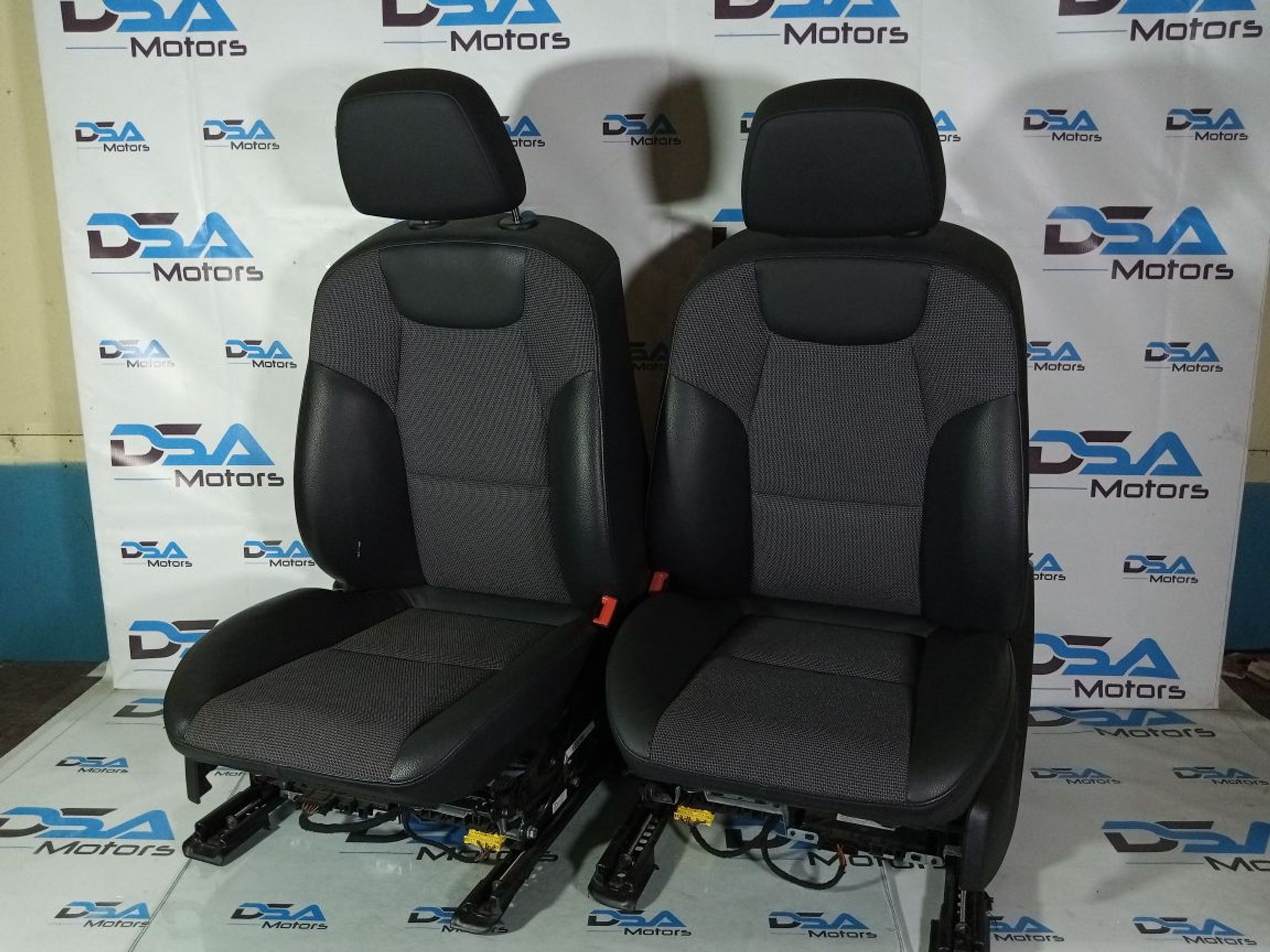https://gcs.partsauto.market/rn-stockpro.appspot.com/thmbs/userImages/b7628e092085f1f91467af1afb6e7630/part/0a8334d2-576d-4f5b-b6de-125875aa8fe3_1747212614510.jpg
