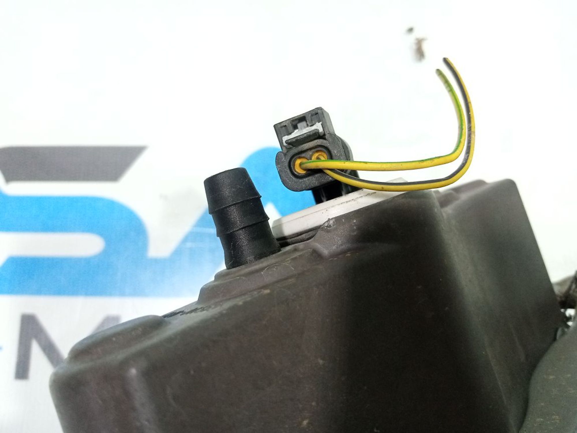 https://gcs.partsauto.market/rn-stockpro.appspot.com/thmbs/userImages/b7628e092085f1f91467af1afb6e7630/part/0aa18f84-aeb9-4817-adf2-aa94f3b7470c_1747849000677.jpg