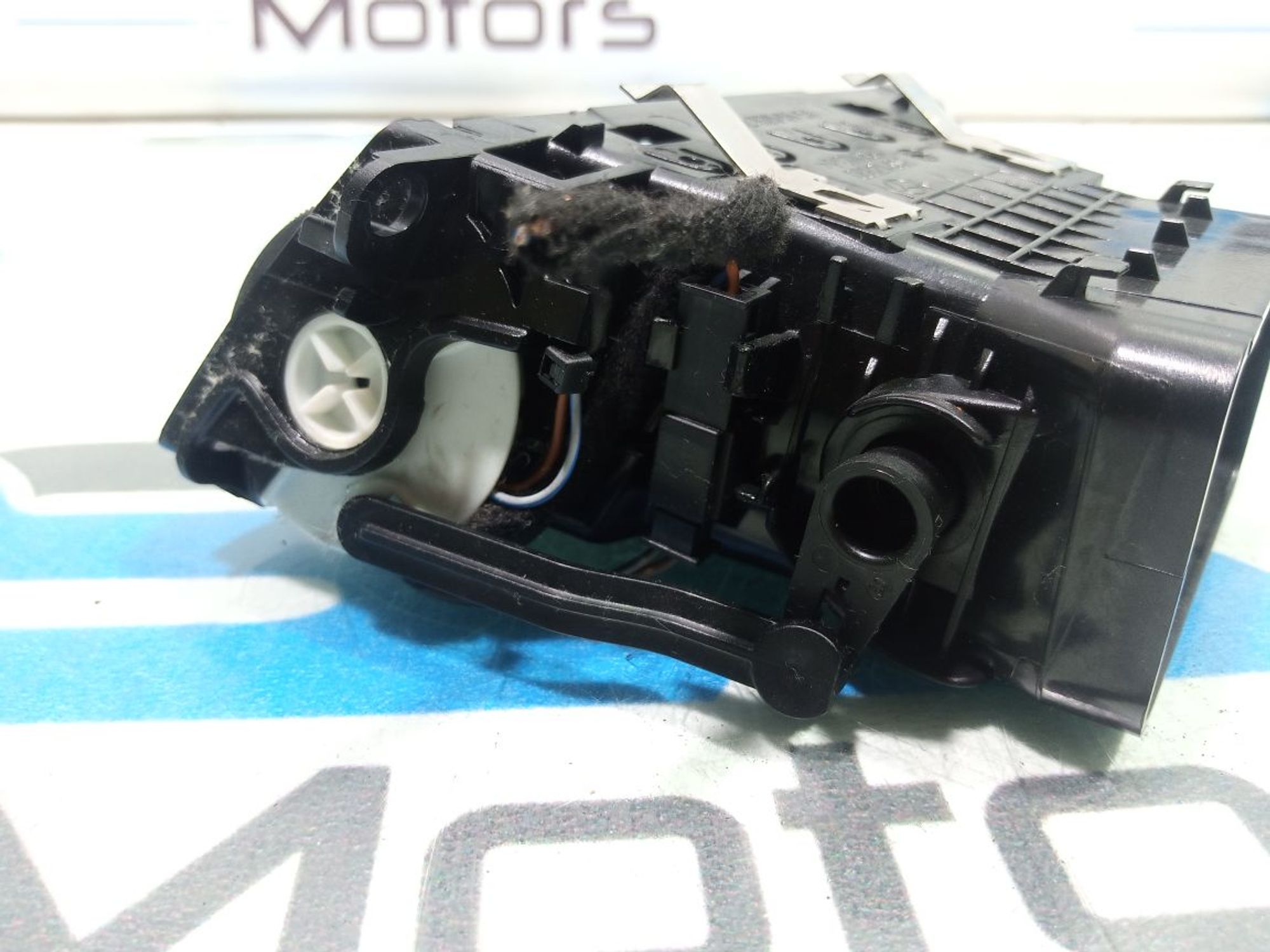 https://gcs.partsauto.market/rn-stockpro.appspot.com/thmbs/userImages/b7628e092085f1f91467af1afb6e7630/part/0c0f7d33-14c3-45e6-9e0e-4b3819d7a9fd_1748879767780.jpg