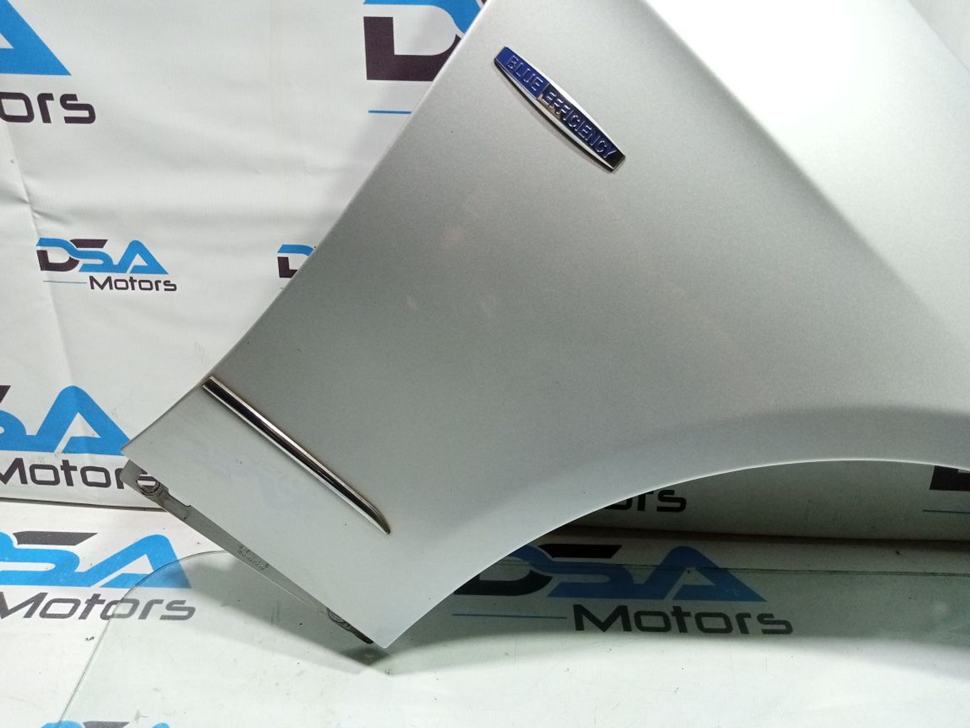 https://gcs.partsauto.market/rn-stockpro.appspot.com/thmbs/userImages/b7628e092085f1f91467af1afb6e7630/part/0d130458-b9e4-4a03-817a-cb7bb15b63e6_1748410768550.jpg