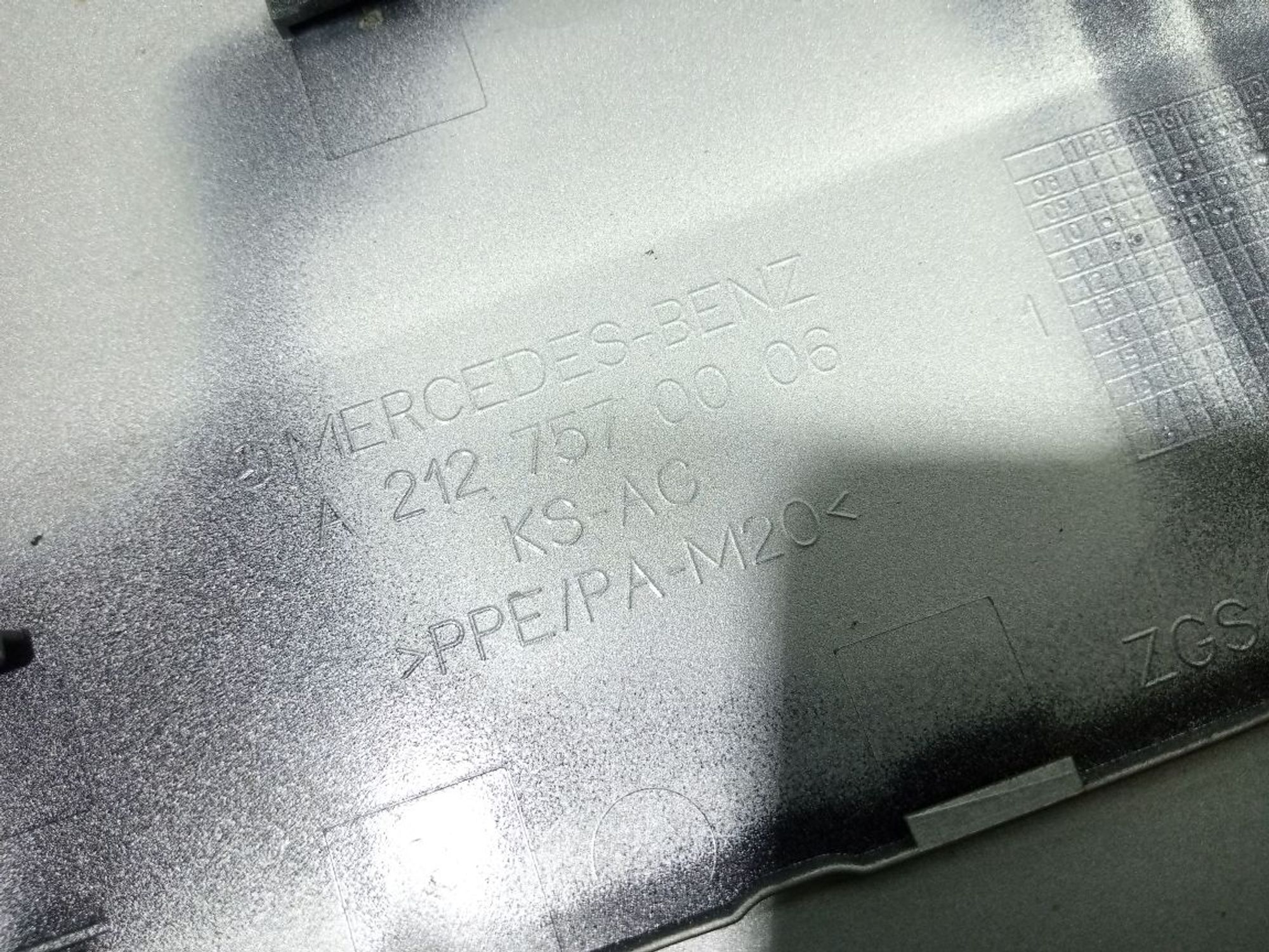 https://gcs.partsauto.market/rn-stockpro.appspot.com/thmbs/userImages/b7628e092085f1f91467af1afb6e7630/part/0d4f8935-b709-47fd-b3c6-b2d58b8e616f_1748279333952.jpg