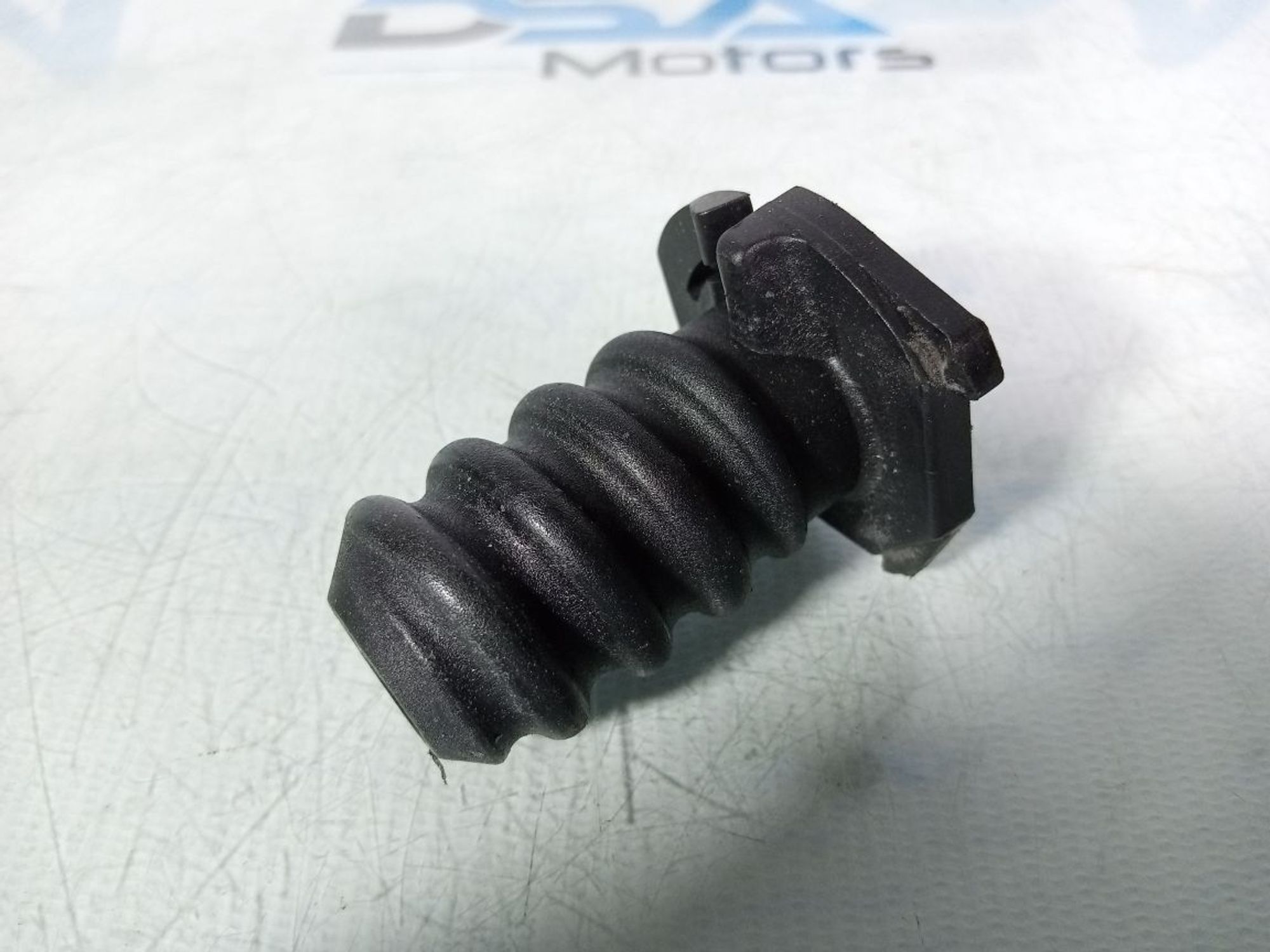 https://gcs.partsauto.market/rn-stockpro.appspot.com/thmbs/userImages/b7628e092085f1f91467af1afb6e7630/part/0d5c56f5-b532-407f-a46b-a314e71ac2e9_1744899074891.jpg
