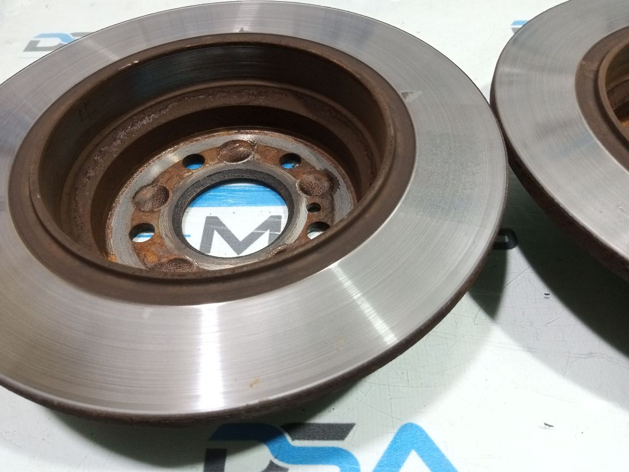 https://gcs.partsauto.market/rn-stockpro.appspot.com/thmbs/userImages/b7628e092085f1f91467af1afb6e7630/part/0db7e409-8c2e-449c-b84c-7aa540890d2b_1749181718084.jpg