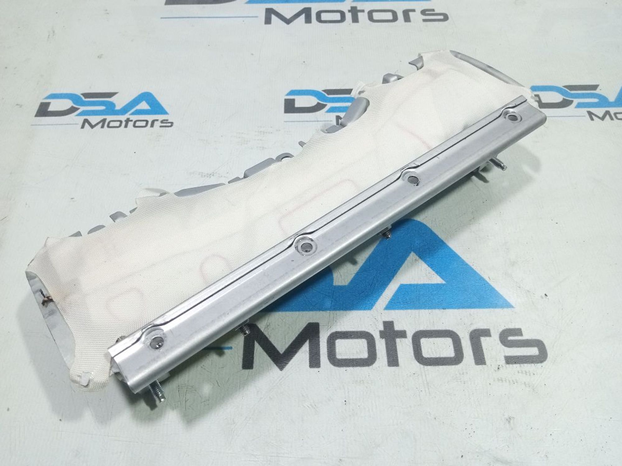 https://gcs.partsauto.market/rn-stockpro.appspot.com/thmbs/userImages/b7628e092085f1f91467af1afb6e7630/part/0dc41715-36b6-4f9f-8722-b23d54bd8c55_1748868833842.jpg