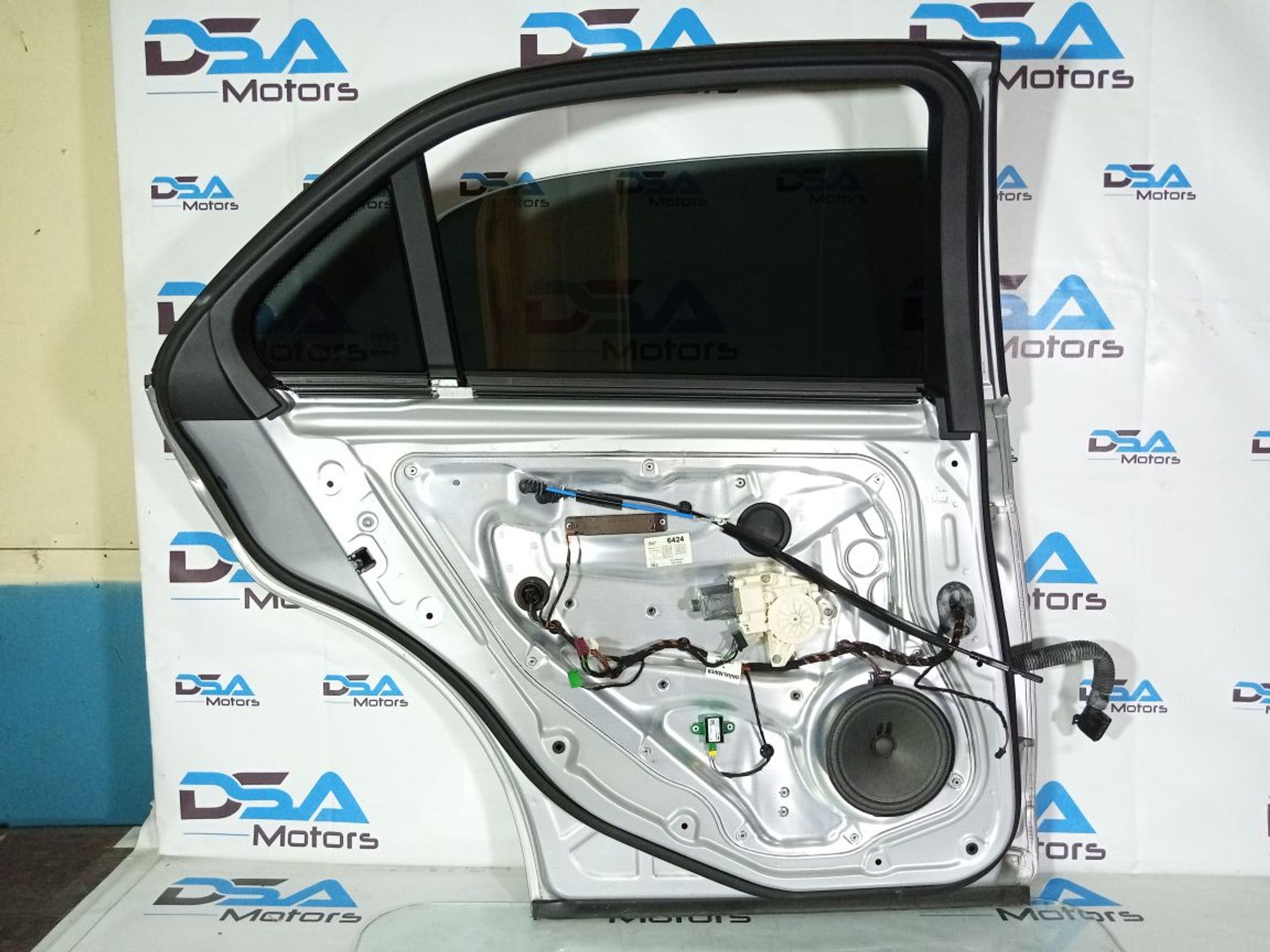 https://gcs.partsauto.market/rn-stockpro.appspot.com/thmbs/userImages/b7628e092085f1f91467af1afb6e7630/part/1018319f-ac4d-482d-8281-837d3f68011c_1747297570649.jpg