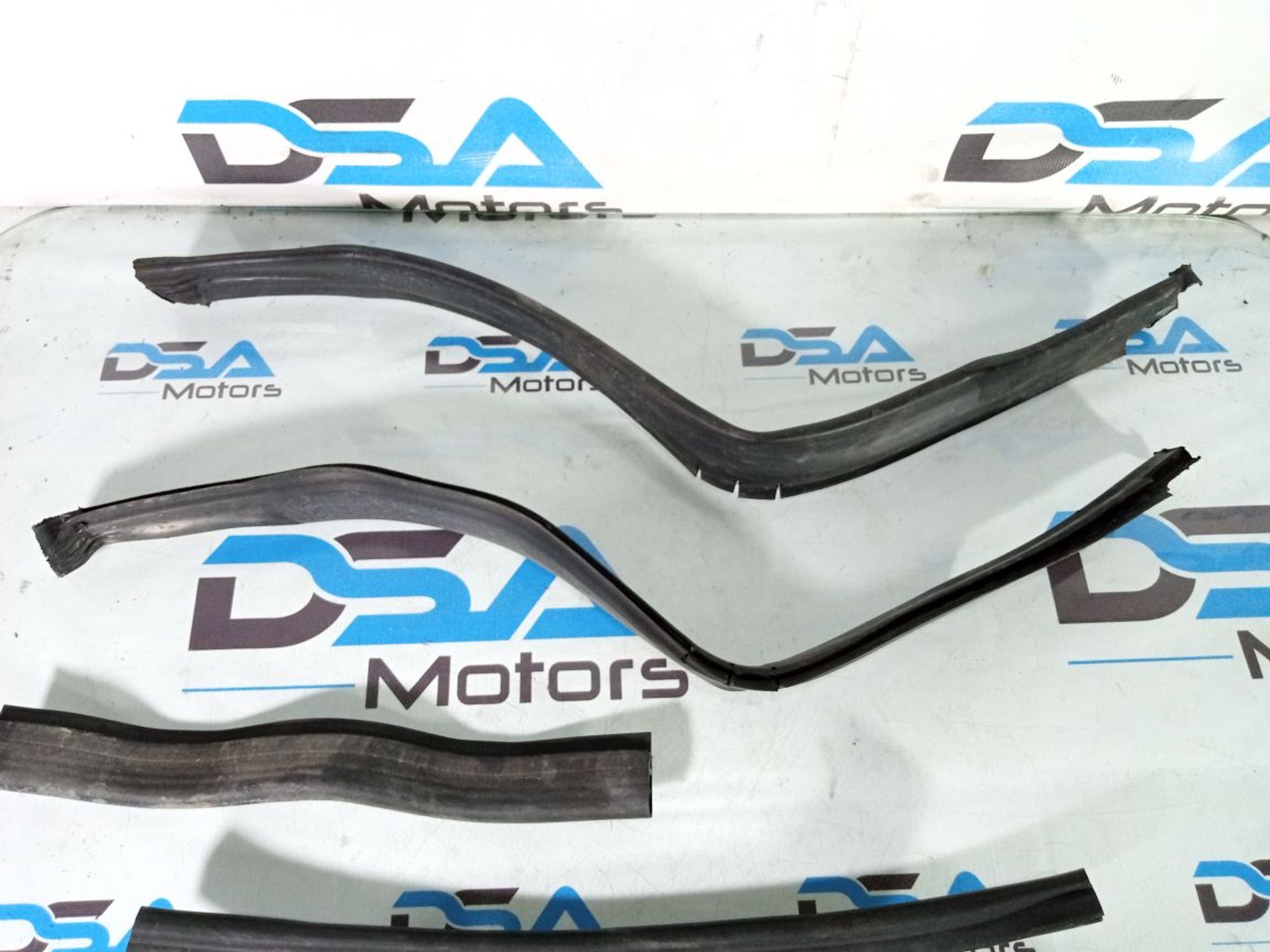 https://gcs.partsauto.market/rn-stockpro.appspot.com/thmbs/userImages/b7628e092085f1f91467af1afb6e7630/part/1191f99a-82d7-4f9a-ac6c-9416938eea47_1735992472199.jpg