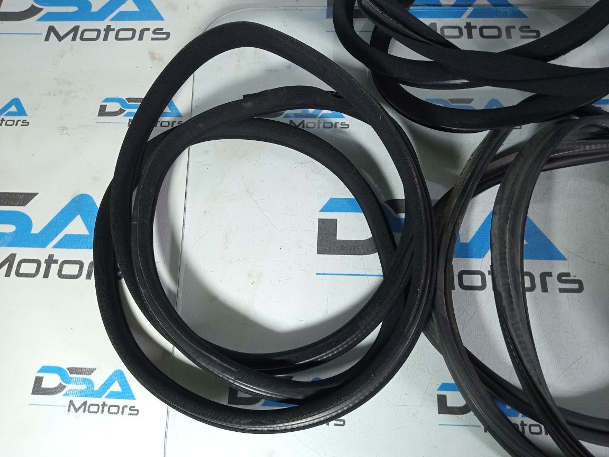 https://gcs.partsauto.market/rn-stockpro.appspot.com/thmbs/userImages/b7628e092085f1f91467af1afb6e7630/part/12633fc8-aaea-41e7-97c3-3abc5f4e4121_1745404059059.jpg