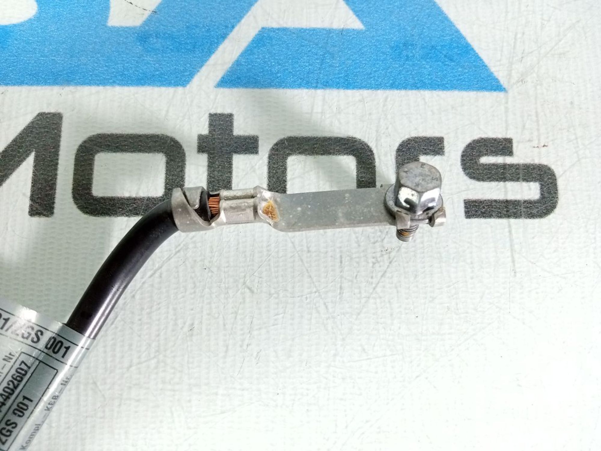 https://gcs.partsauto.market/rn-stockpro.appspot.com/thmbs/userImages/b7628e092085f1f91467af1afb6e7630/part/12e01a22-feb7-4878-8a09-2dd6931e9570_1746543407381.jpg