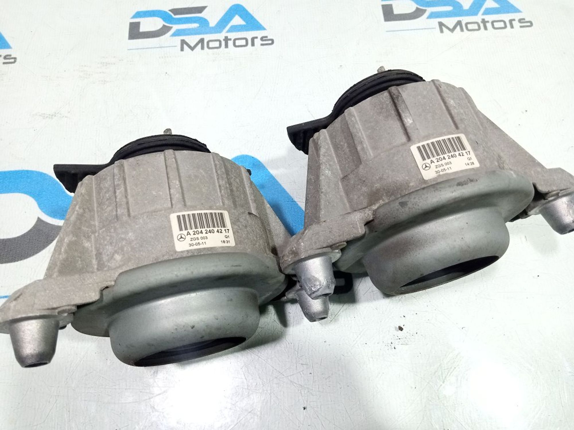 https://gcs.partsauto.market/rn-stockpro.appspot.com/thmbs/userImages/b7628e092085f1f91467af1afb6e7630/part/142ce5a9-ad52-49a7-8d93-15e6ed3c3ff9_1748850071758.jpg