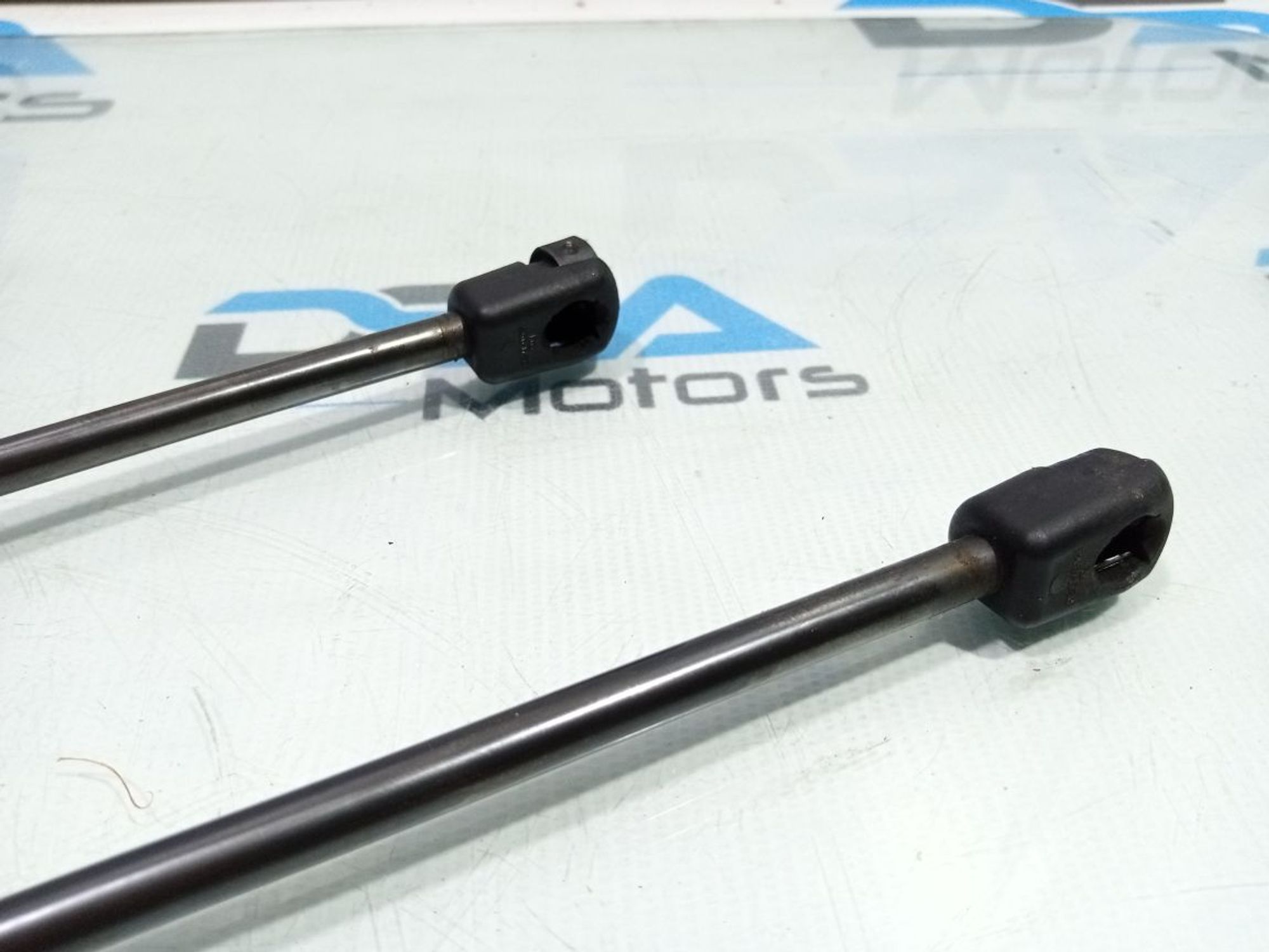 https://gcs.partsauto.market/rn-stockpro.appspot.com/thmbs/userImages/b7628e092085f1f91467af1afb6e7630/part/17462f58-8bd2-4c38-a8ea-f22a37b8dfa0_1748354163105.jpg