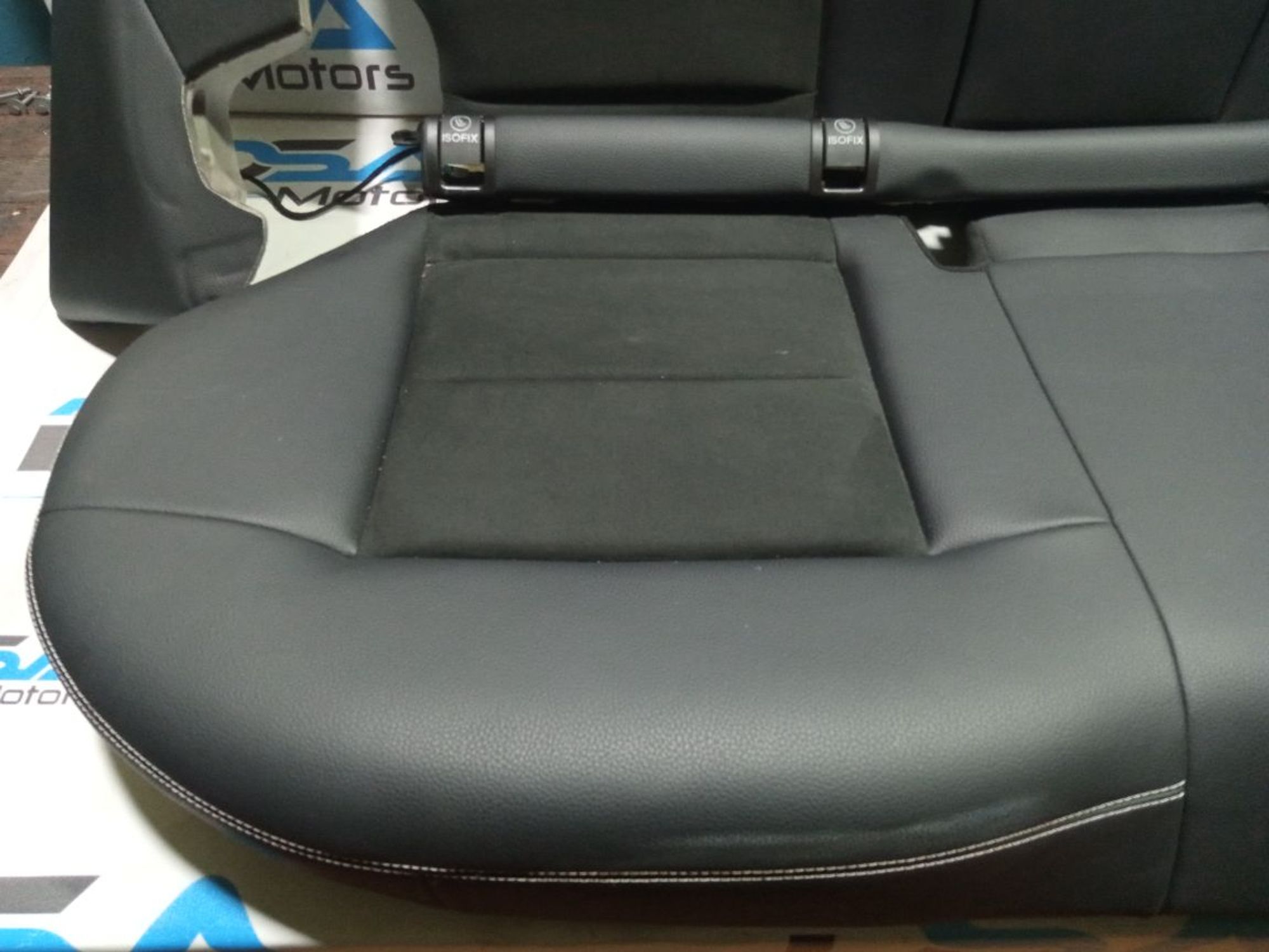 https://gcs.partsauto.market/rn-stockpro.appspot.com/thmbs/userImages/b7628e092085f1f91467af1afb6e7630/part/1886b6bd-c744-48f2-b1e0-92169be8b0ee_1748352930362.jpg