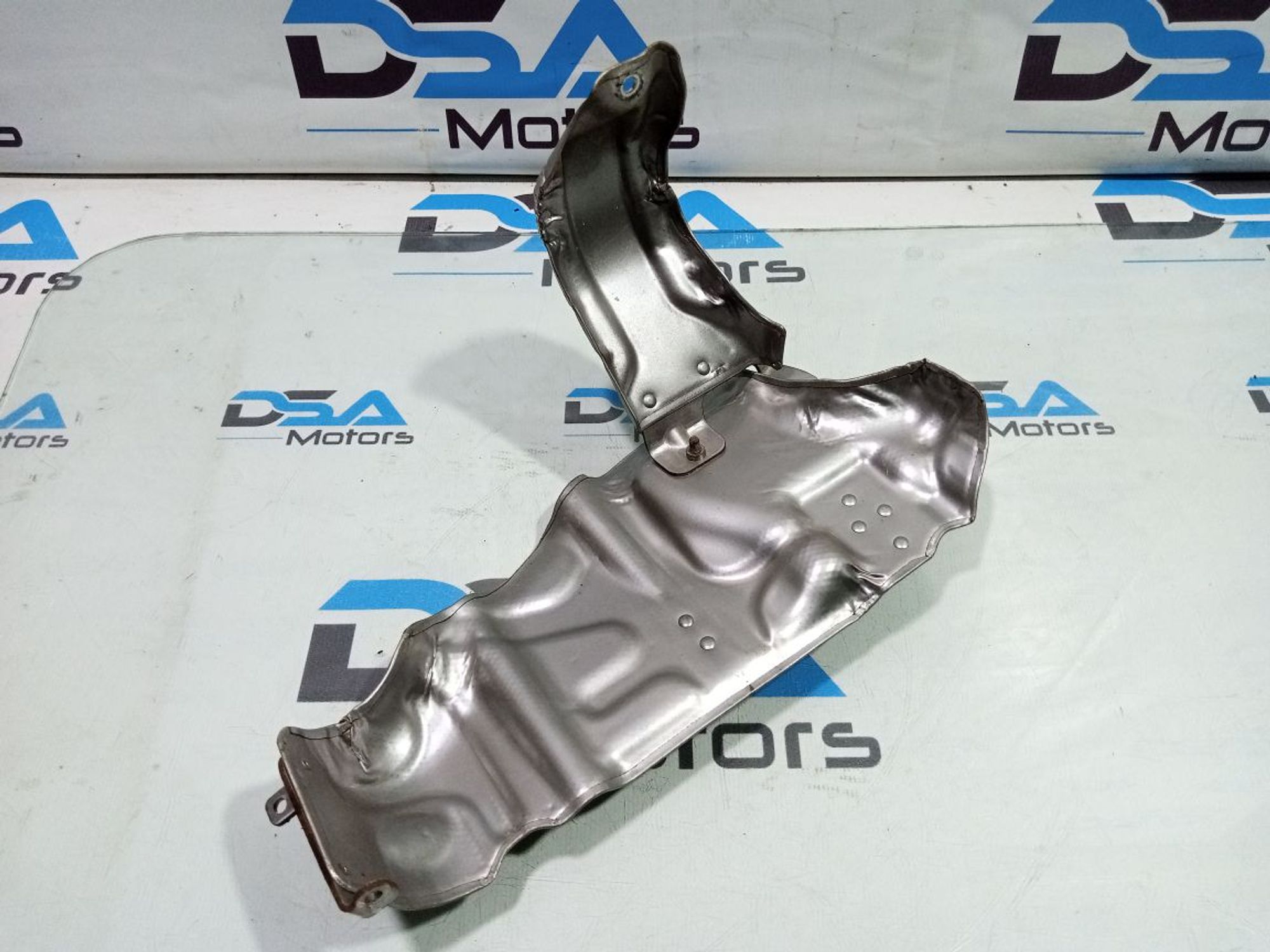https://gcs.partsauto.market/rn-stockpro.appspot.com/thmbs/userImages/b7628e092085f1f91467af1afb6e7630/part/1907faff-4800-4c90-972c-9287127b61b1_1748622050244.jpg