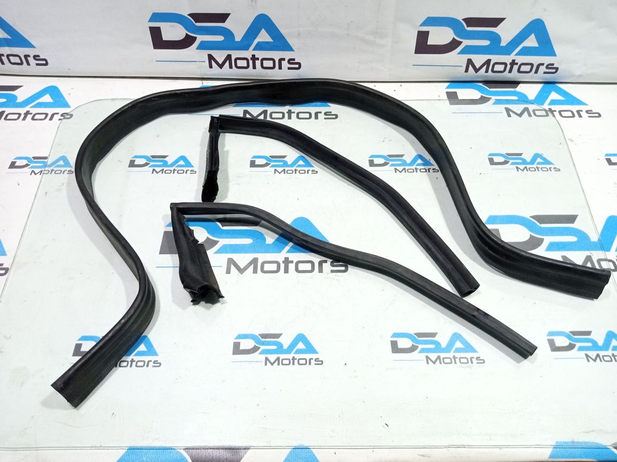 https://gcs.partsauto.market/rn-stockpro.appspot.com/thmbs/userImages/b7628e092085f1f91467af1afb6e7630/part/1952a108-8f43-4f0b-ae37-9932c1e7bae2_1748621310372.jpg