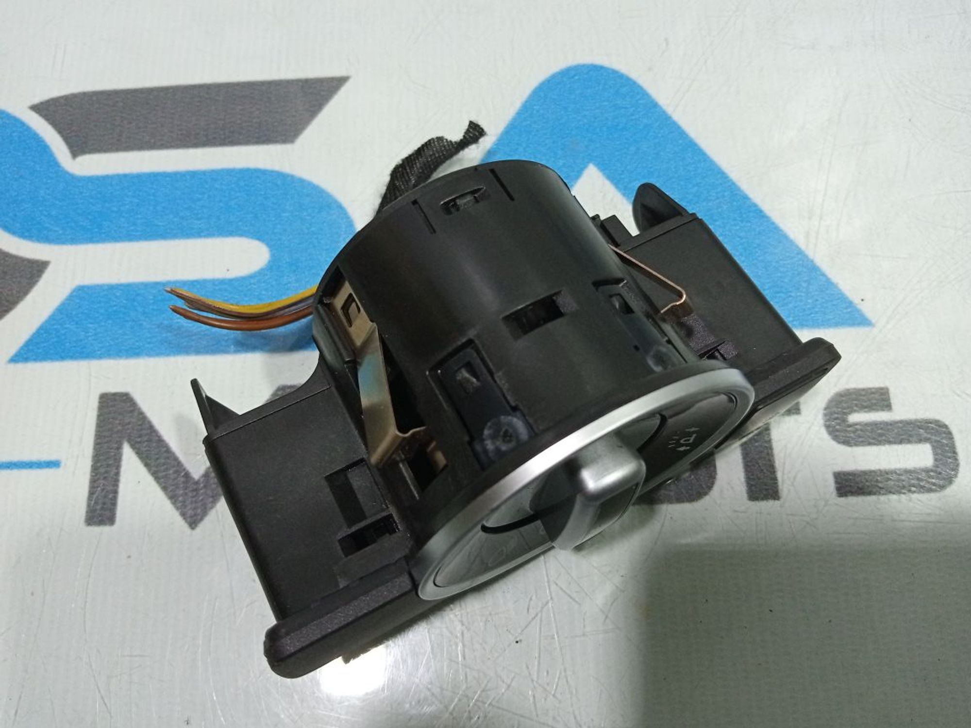 https://gcs.partsauto.market/rn-stockpro.appspot.com/thmbs/userImages/b7628e092085f1f91467af1afb6e7630/part/19dc76df-899a-49c6-bf51-75cbb7aaa825_1748161218911.jpg