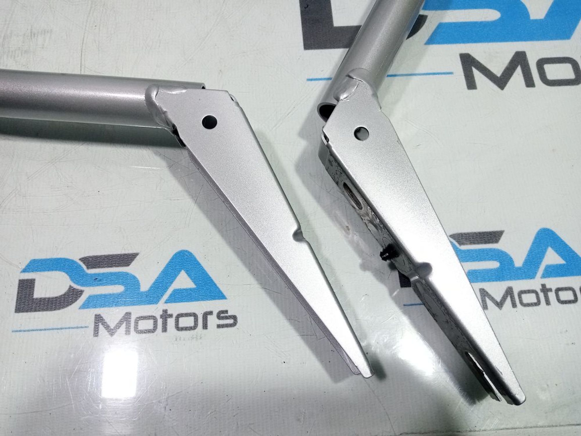 https://gcs.partsauto.market/rn-stockpro.appspot.com/thmbs/userImages/b7628e092085f1f91467af1afb6e7630/part/1aab45f8-5f04-4ed2-97f4-99f8d39b30a2_1747849284755.jpg