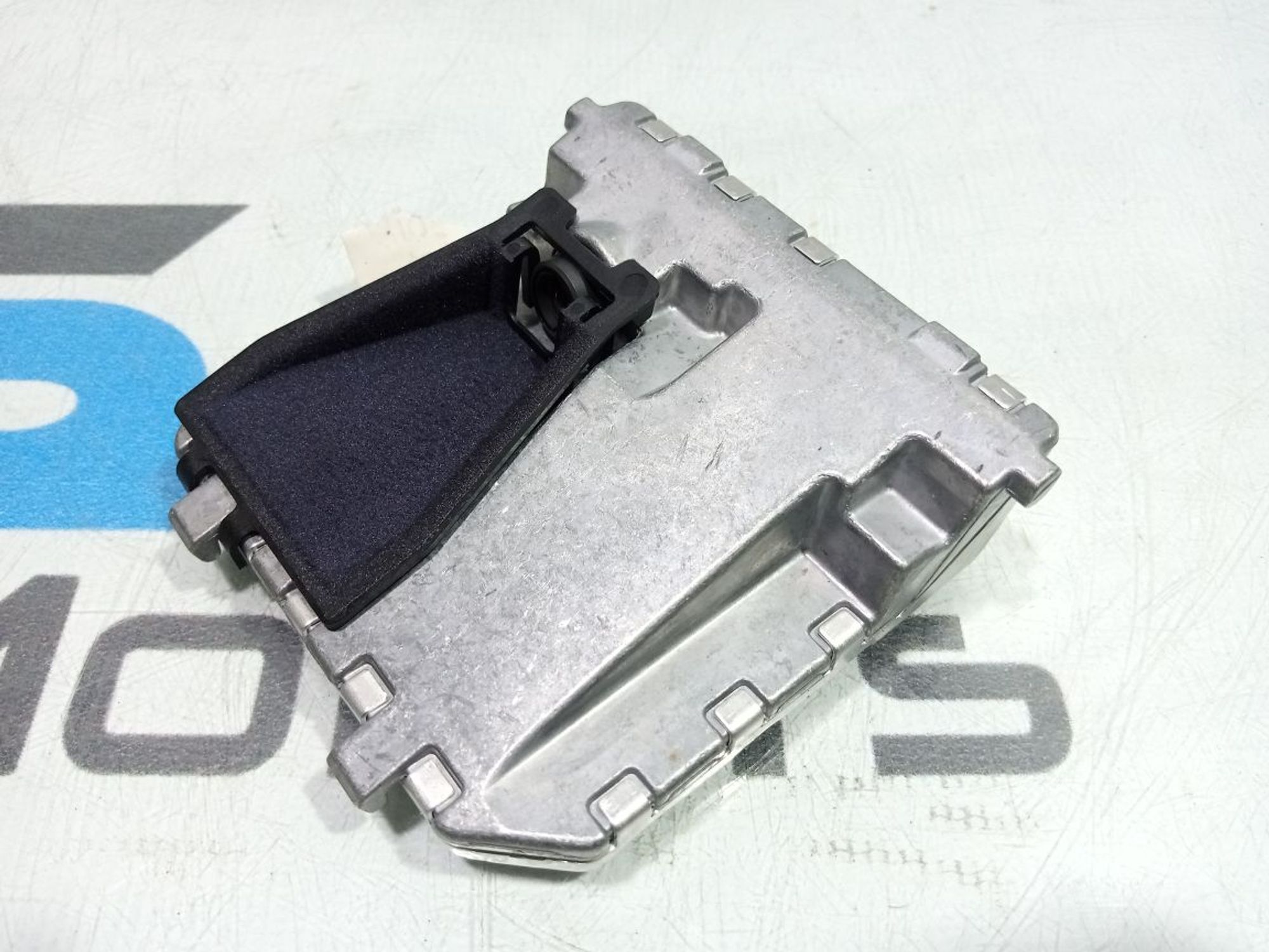 https://gcs.partsauto.market/rn-stockpro.appspot.com/thmbs/userImages/b7628e092085f1f91467af1afb6e7630/part/1fdbbfe3-24a6-4bc2-bef7-69f8b7f06ffc_1748613503378.jpg