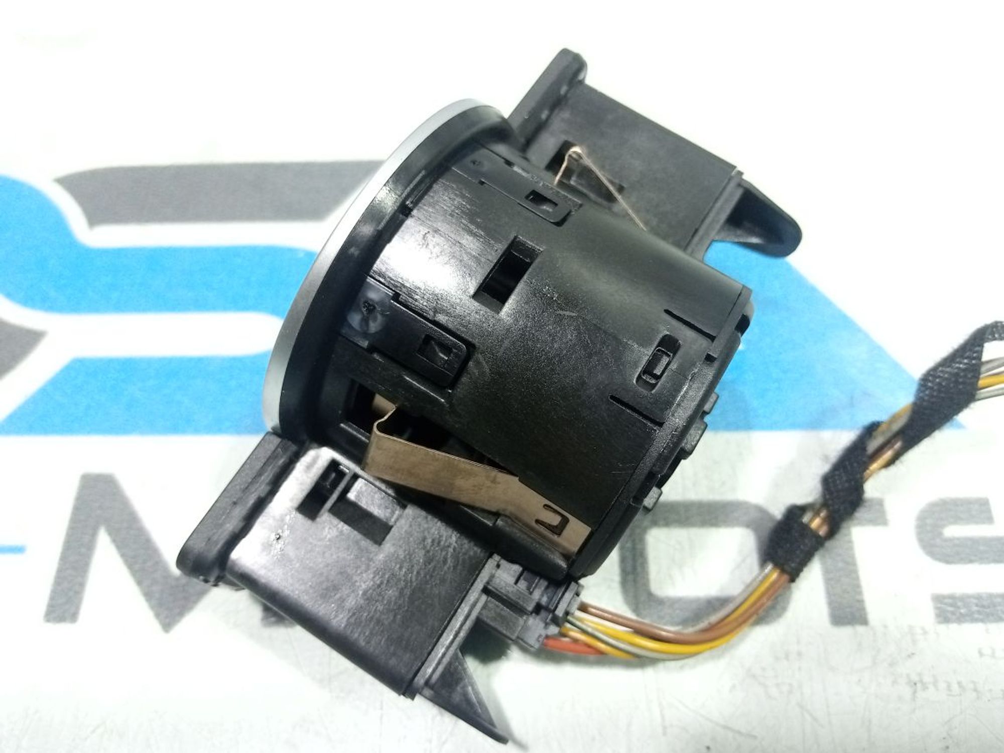 https://gcs.partsauto.market/rn-stockpro.appspot.com/thmbs/userImages/b7628e092085f1f91467af1afb6e7630/part/23e6fa70-0de9-4d0c-9ab9-192c6c143034_1748887786759.jpg