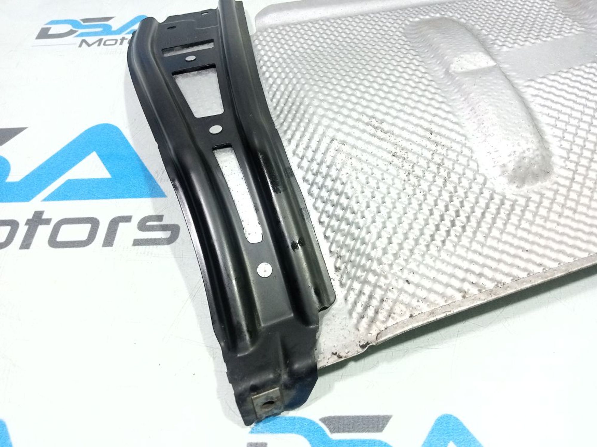 https://gcs.partsauto.market/rn-stockpro.appspot.com/thmbs/userImages/b7628e092085f1f91467af1afb6e7630/part/254f814c-562e-41f5-8a85-54fdd7c9e039_1747848688111.jpg