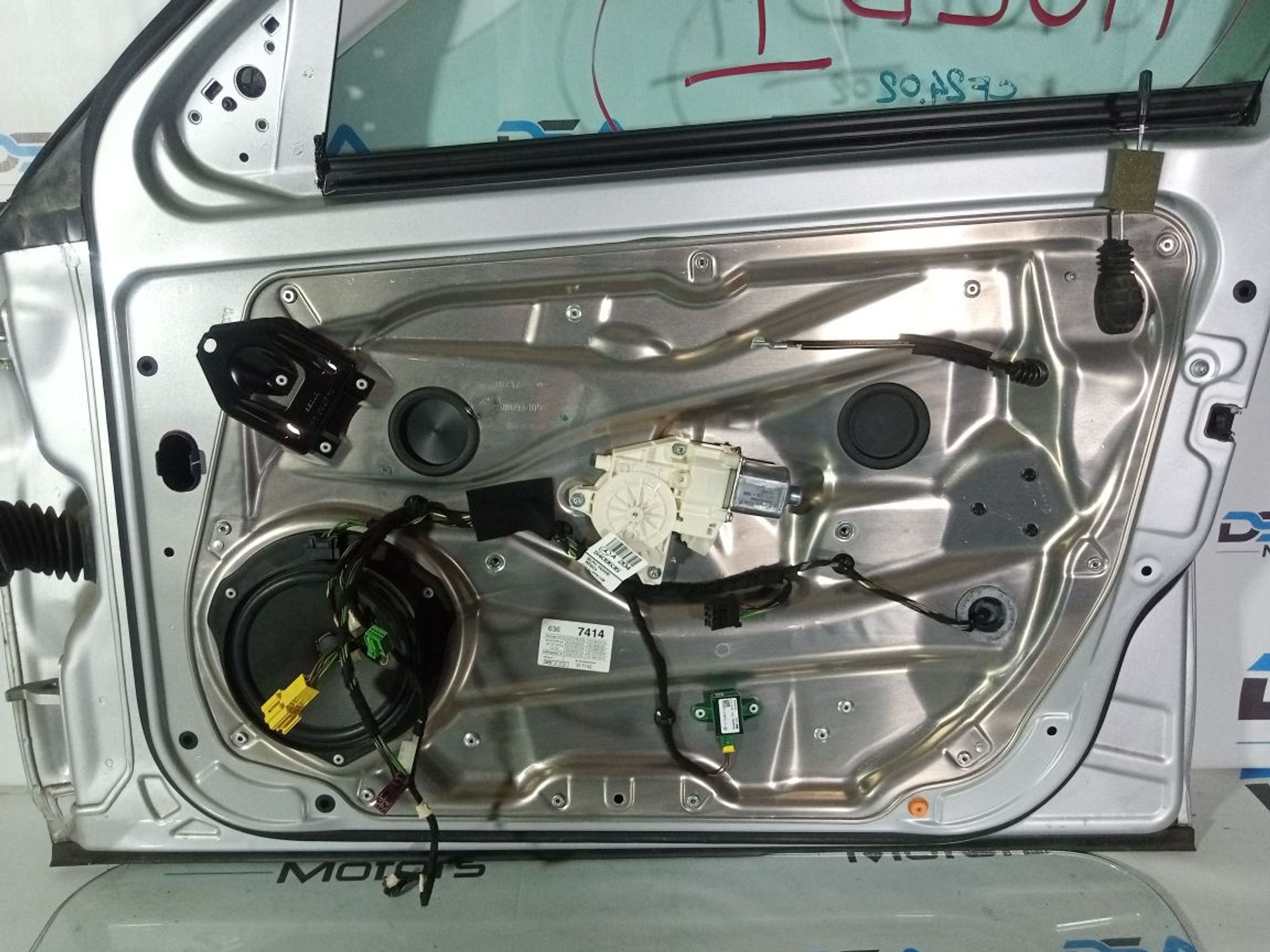 https://gcs.partsauto.market/rn-stockpro.appspot.com/thmbs/userImages/b7628e092085f1f91467af1afb6e7630/part/27415696-2823-40d1-a75b-70379e7b0472_1747216934529.jpg