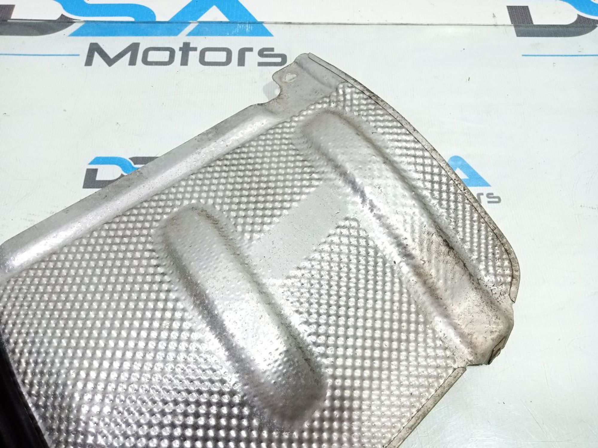 https://gcs.partsauto.market/rn-stockpro.appspot.com/thmbs/userImages/b7628e092085f1f91467af1afb6e7630/part/28661811-92be-4053-93a8-f7412745e45f_1748614825369.jpg