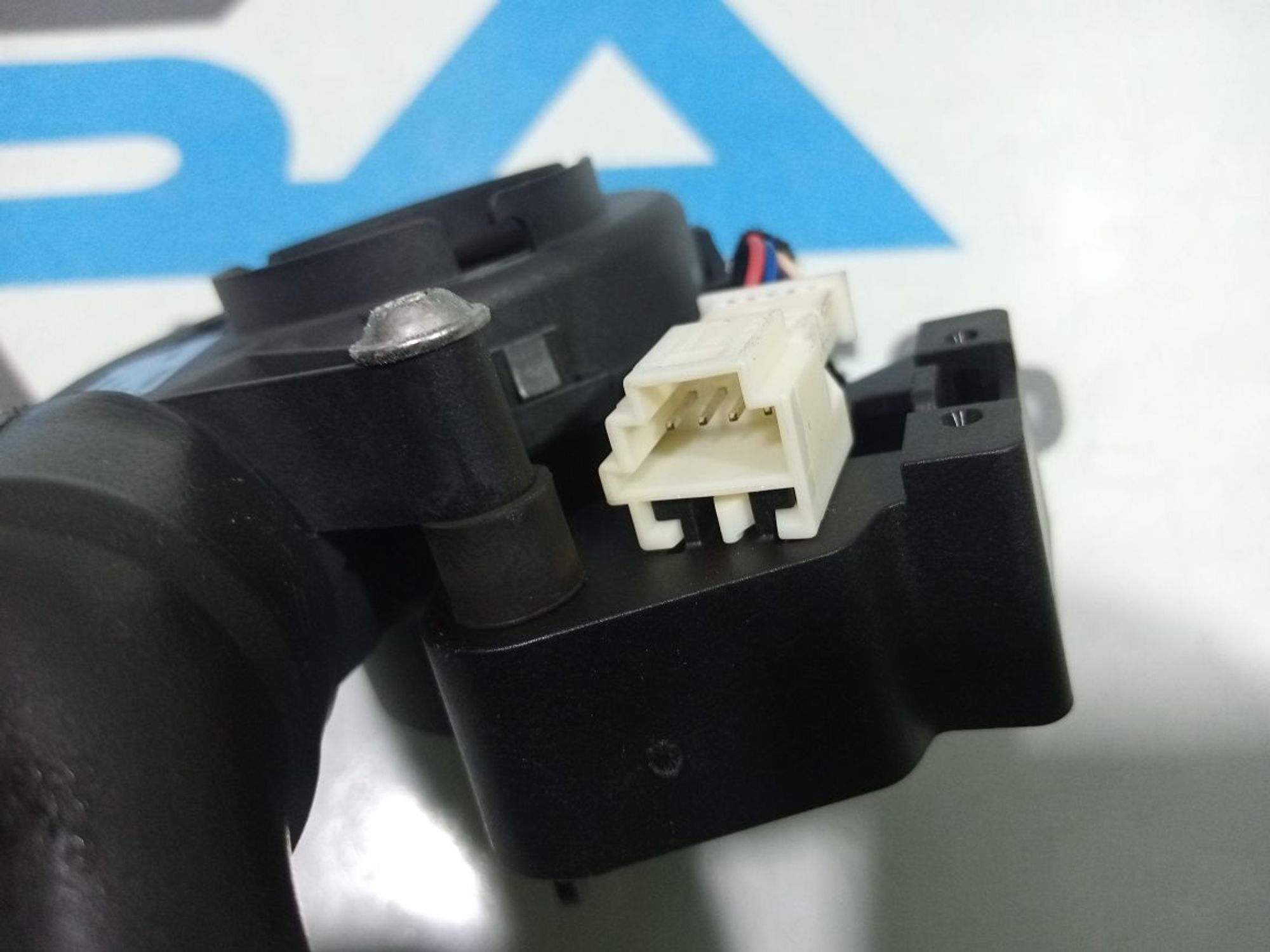 https://gcs.partsauto.market/rn-stockpro.appspot.com/thmbs/userImages/b7628e092085f1f91467af1afb6e7630/part/28e0014b-0dab-4518-93ad-0d7dcbd6def0_1748968398636.jpg