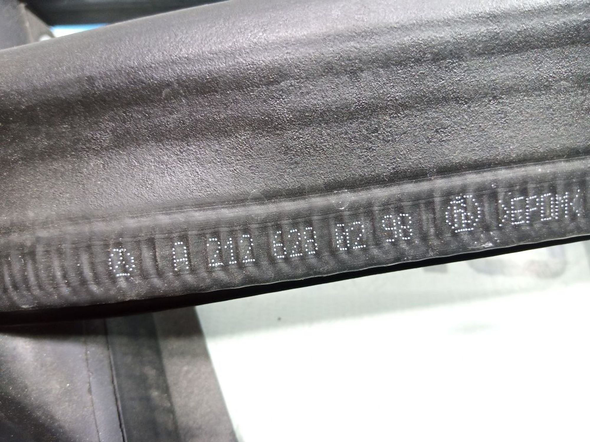https://gcs.partsauto.market/rn-stockpro.appspot.com/thmbs/userImages/b7628e092085f1f91467af1afb6e7630/part/2a52089b-ed46-4d08-a2aa-8ae8d6348548_1748621363793.jpg