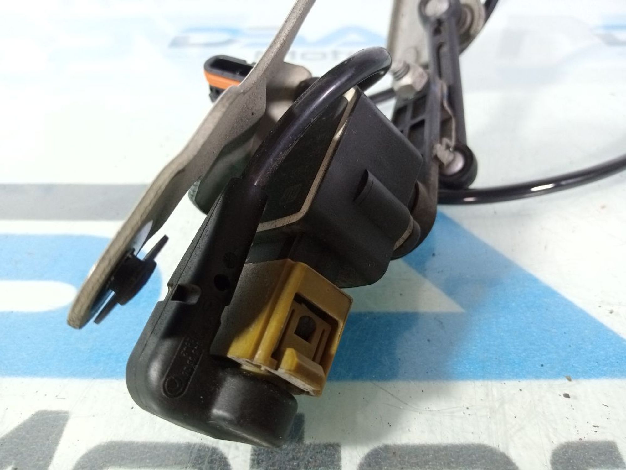 https://gcs.partsauto.market/rn-stockpro.appspot.com/thmbs/userImages/b7628e092085f1f91467af1afb6e7630/part/2b3761a3-8707-41aa-838e-0f535ba89945_1743145863681.jpg