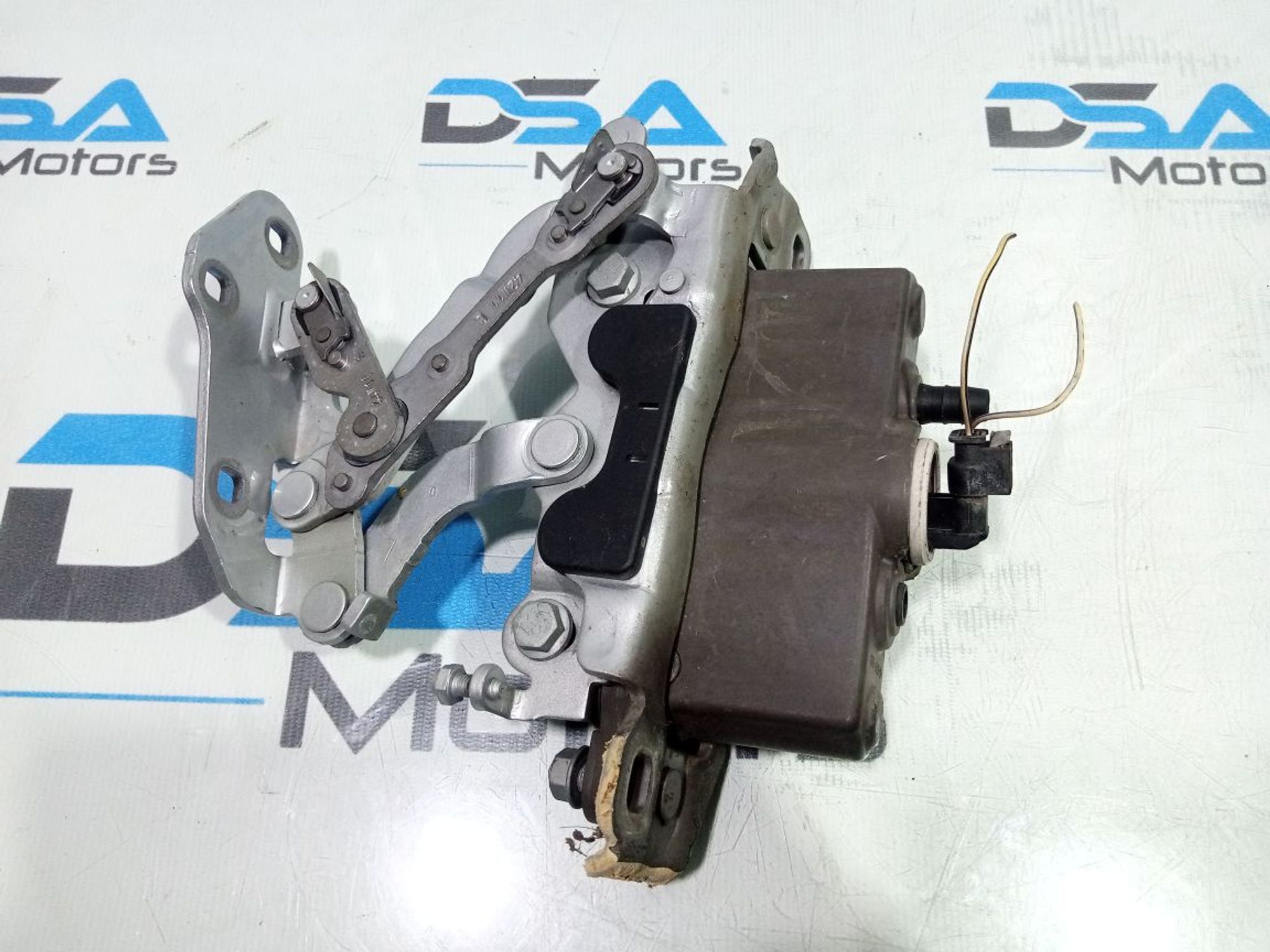 https://gcs.partsauto.market/rn-stockpro.appspot.com/thmbs/userImages/b7628e092085f1f91467af1afb6e7630/part/2e046e3c-4623-44b9-ac49-5f729913720c_1747849049306.jpg