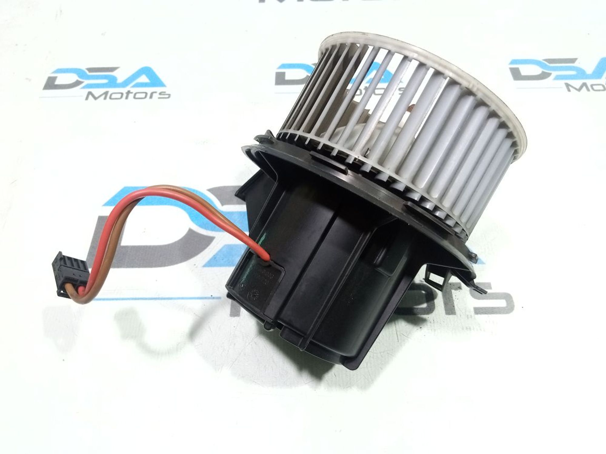 https://gcs.partsauto.market/rn-stockpro.appspot.com/thmbs/userImages/b7628e092085f1f91467af1afb6e7630/part/2f33a7ea-fcfa-41de-b707-2b24a476ffdd_1748862765503.jpg