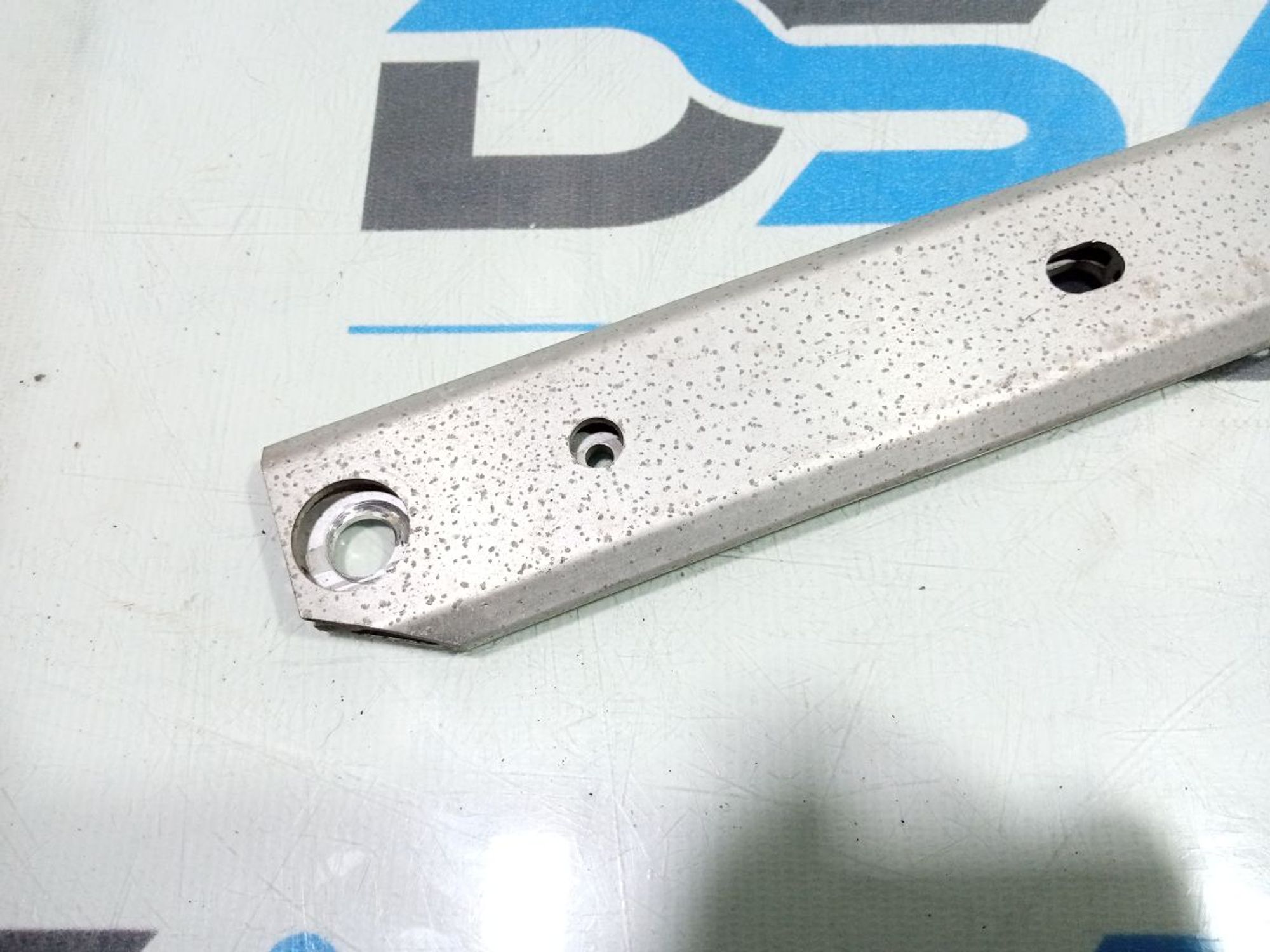 https://gcs.partsauto.market/rn-stockpro.appspot.com/thmbs/userImages/b7628e092085f1f91467af1afb6e7630/part/2f34b2e5-2b6e-4c06-b578-d0ed15d15954_1748353803294.jpg