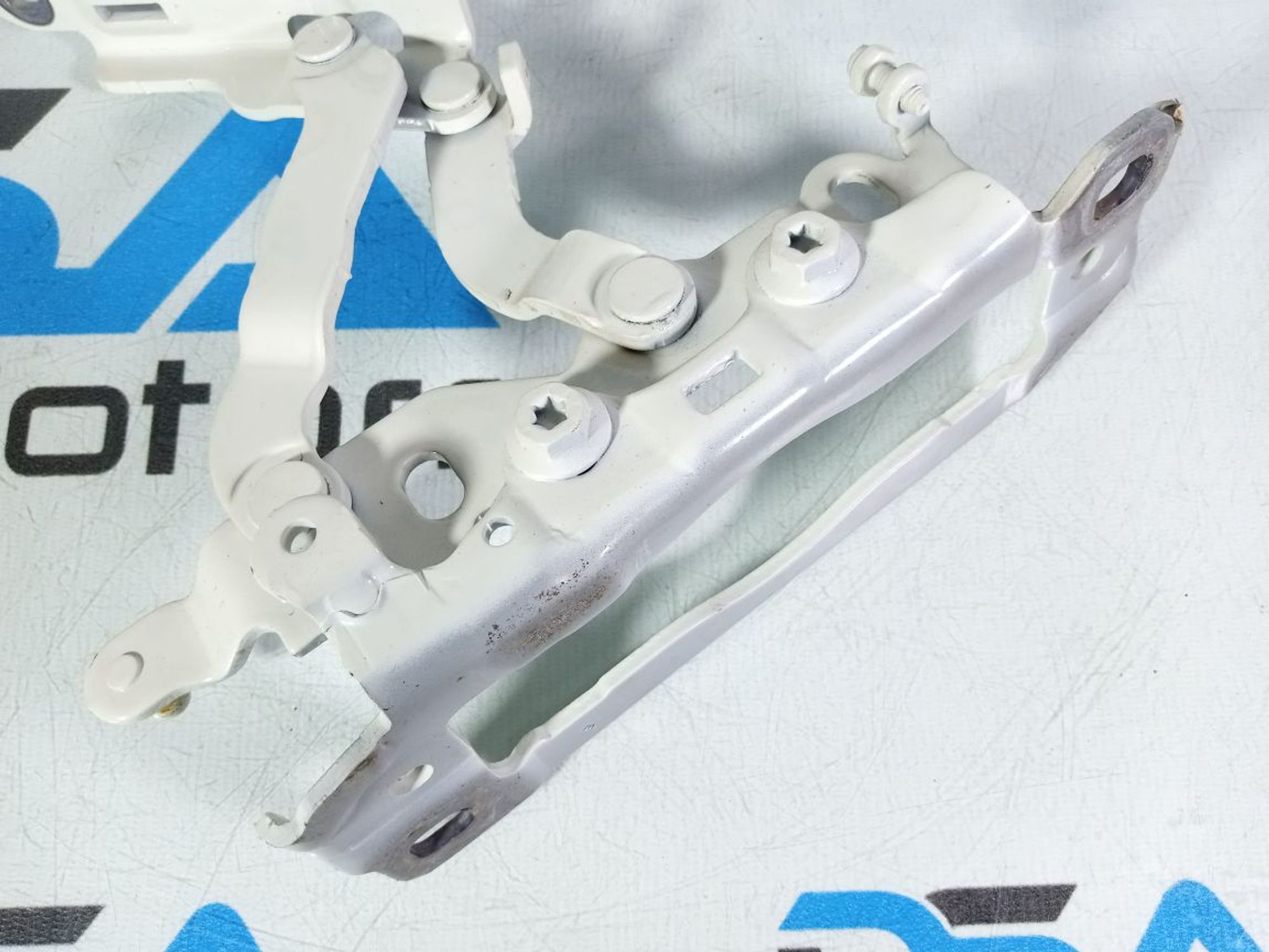 https://gcs.partsauto.market/rn-stockpro.appspot.com/thmbs/userImages/b7628e092085f1f91467af1afb6e7630/part/32c6035c-c9a4-4381-98a2-d49b905f9839_1746018897141.jpg
