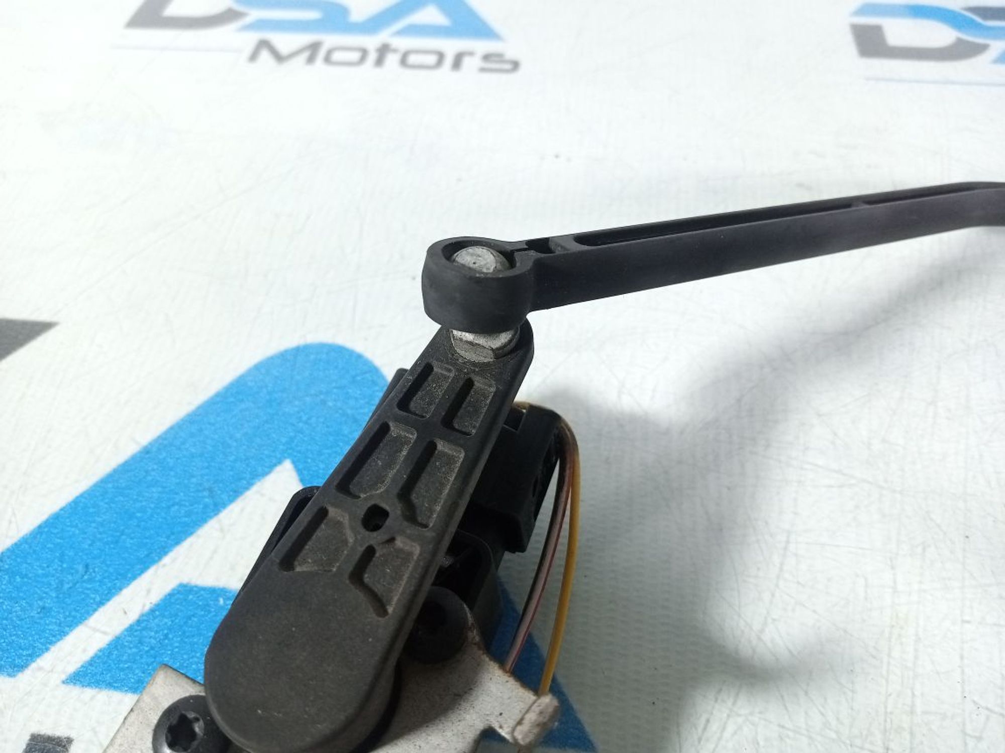 https://gcs.partsauto.market/rn-stockpro.appspot.com/thmbs/userImages/b7628e092085f1f91467af1afb6e7630/part/355af477-2f80-48d4-90d6-a547e3bb75f8_1747023476983.jpg