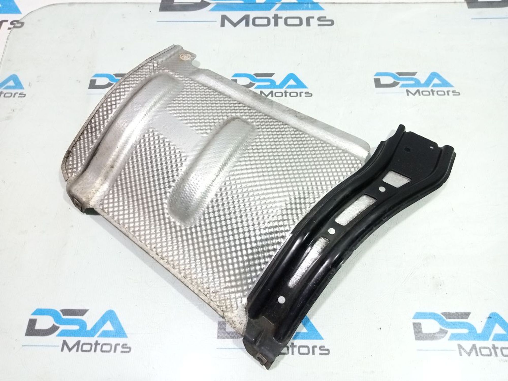 https://gcs.partsauto.market/rn-stockpro.appspot.com/thmbs/userImages/b7628e092085f1f91467af1afb6e7630/part/38291f86-0d31-402a-b2d5-04a75c53c533_1748614689227.jpg