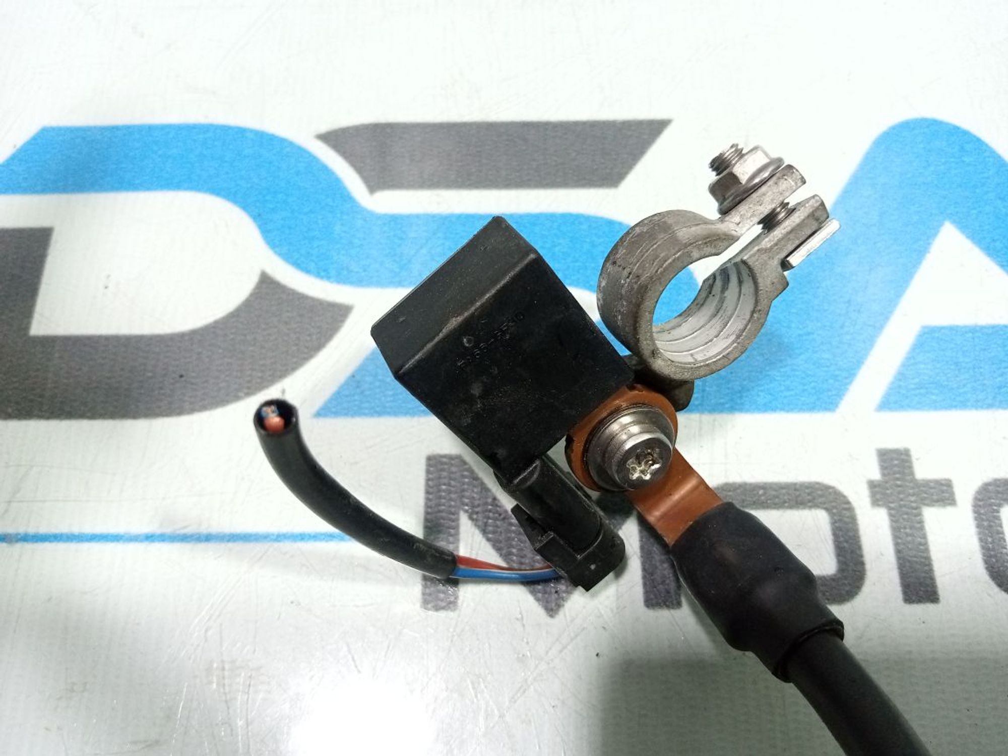 https://gcs.partsauto.market/rn-stockpro.appspot.com/thmbs/userImages/b7628e092085f1f91467af1afb6e7630/part/38ad6ae2-a383-4fa9-bca8-d7cd1bf8baf0_1748878920720.jpg