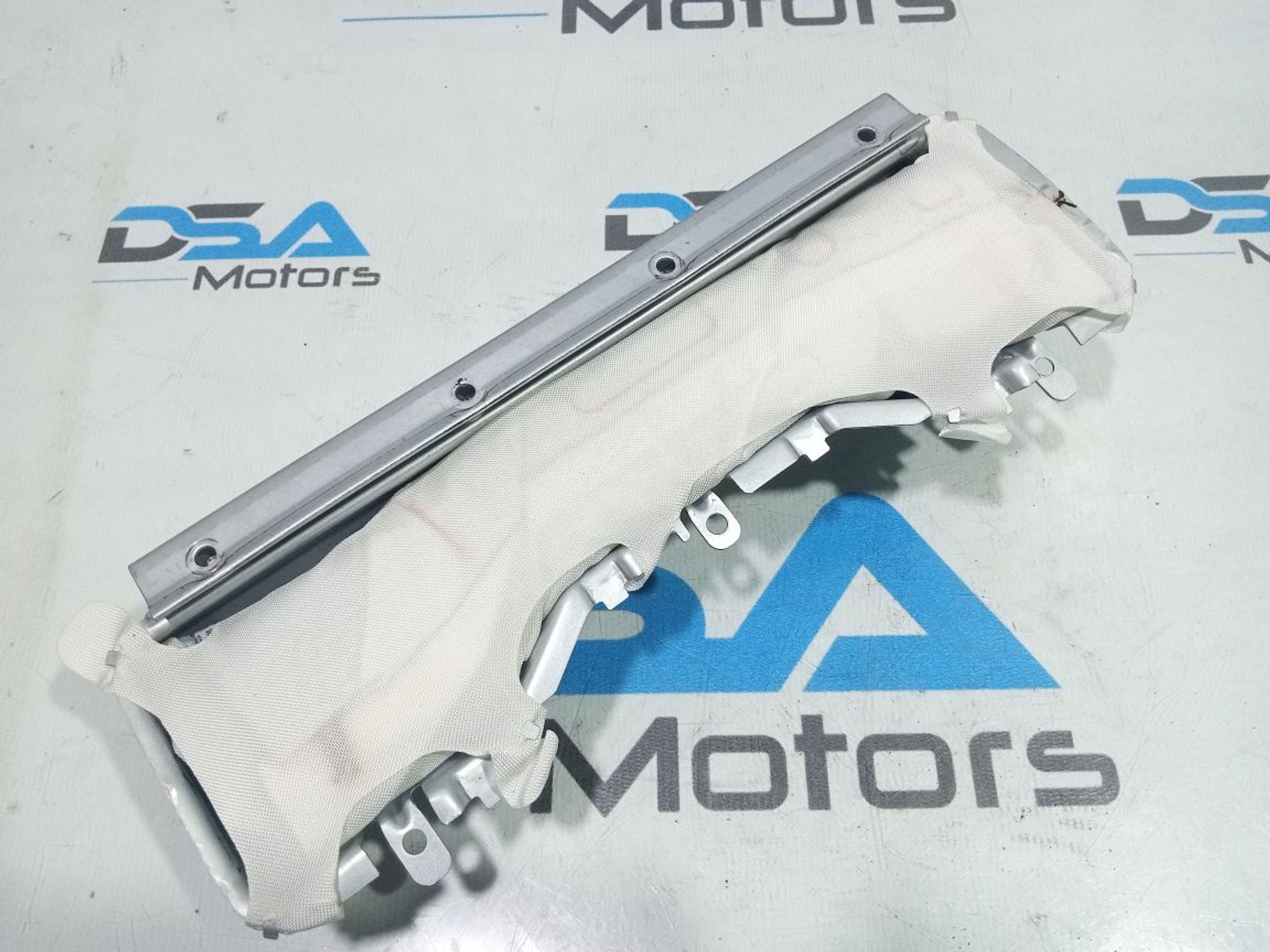 https://gcs.partsauto.market/rn-stockpro.appspot.com/thmbs/userImages/b7628e092085f1f91467af1afb6e7630/part/3cd049df-9bb4-4ffc-b73d-e391ff389156_1748868831222.jpg