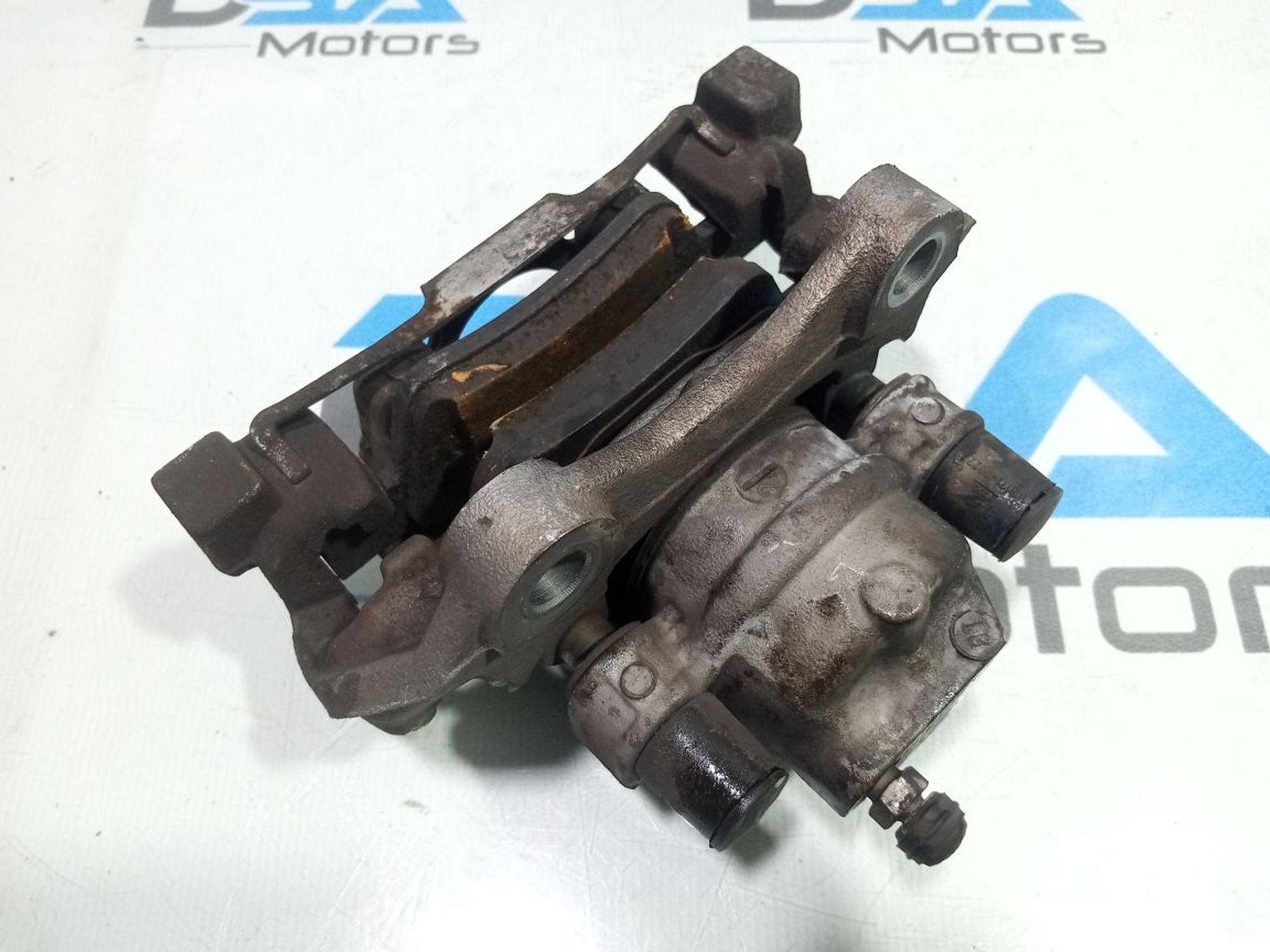 https://gcs.partsauto.market/rn-stockpro.appspot.com/thmbs/userImages/b7628e092085f1f91467af1afb6e7630/part/3d22b468-98bc-4961-8e06-3fa20cfb1957_1748283395714.jpg