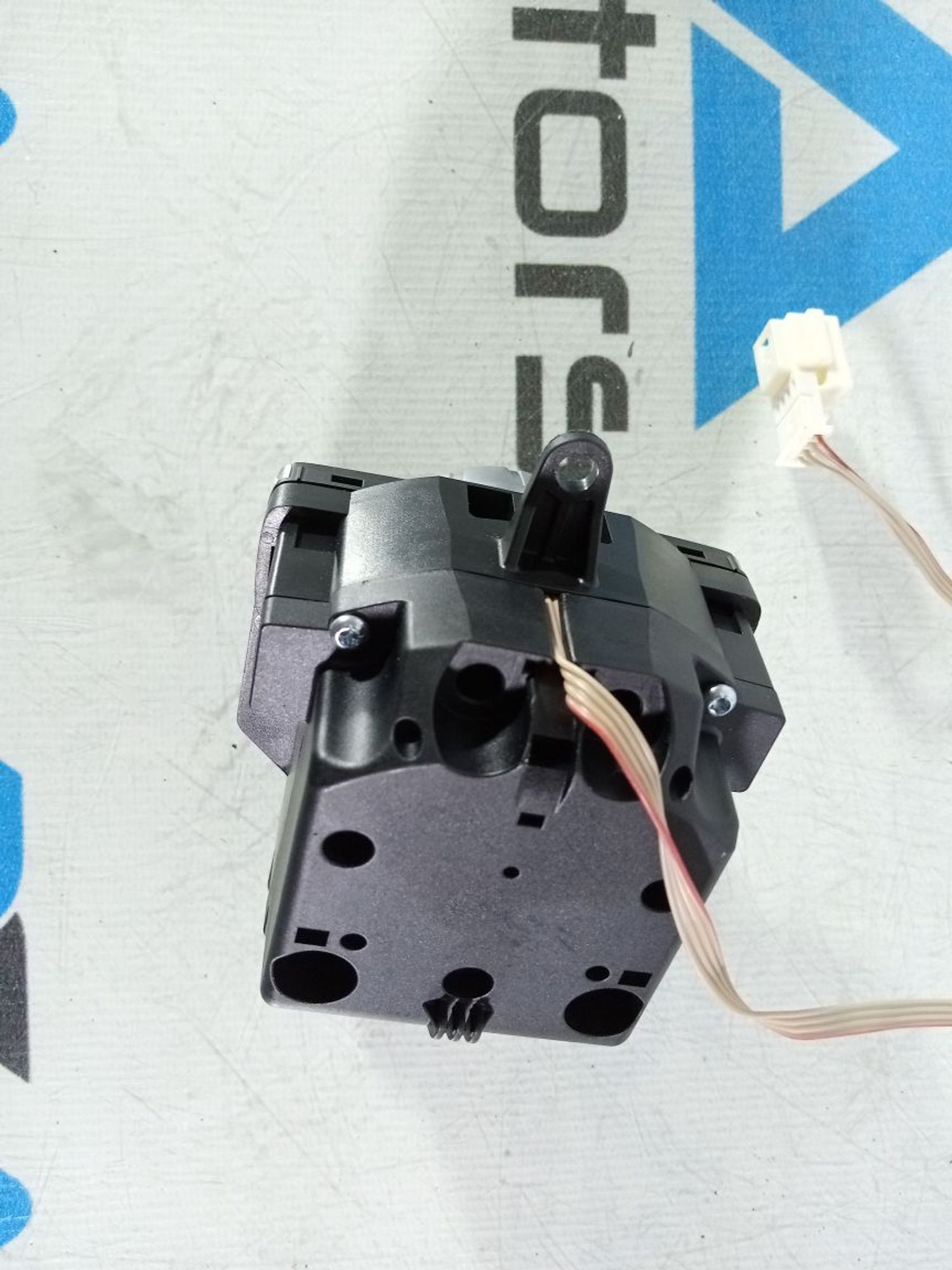 https://gcs.partsauto.market/rn-stockpro.appspot.com/thmbs/userImages/b7628e092085f1f91467af1afb6e7630/part/41dd98b6-afe0-4377-a904-89c390970749_1741932826089.jpg