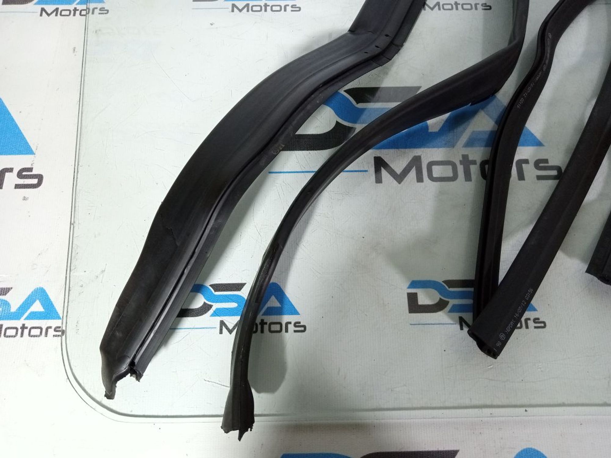 https://gcs.partsauto.market/rn-stockpro.appspot.com/thmbs/userImages/b7628e092085f1f91467af1afb6e7630/part/42e1b97a-0f95-4ea0-a5b8-c94b36f7a526_1747336768421.jpg
